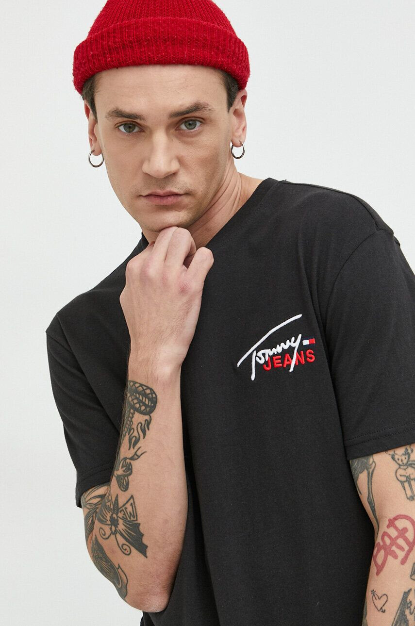 Tommy Jeans Bavlněné tričko bílá barva s aplikací - Pepit.cz