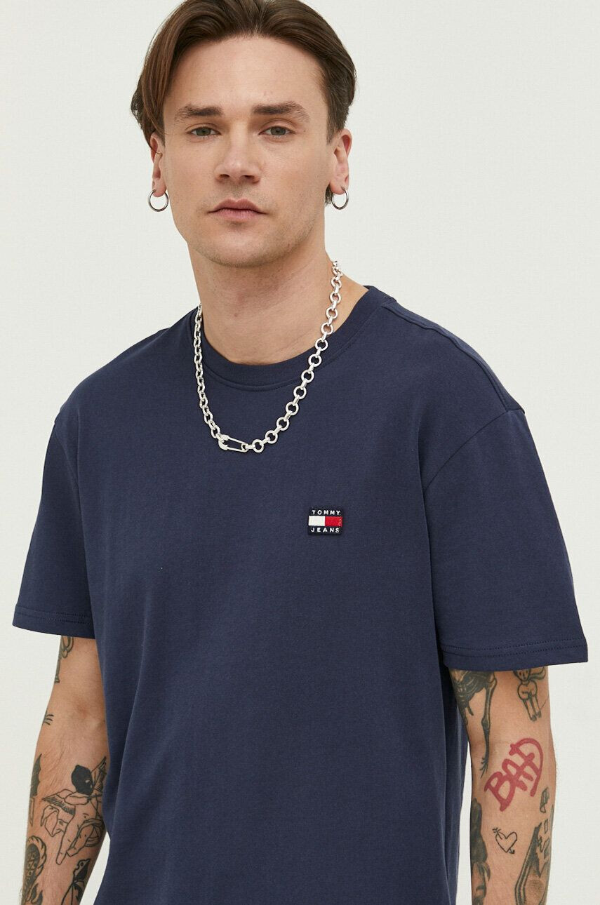 Tommy Jeans Bavlněné tričko tmavomodrá barva s aplikací - Pepit.cz