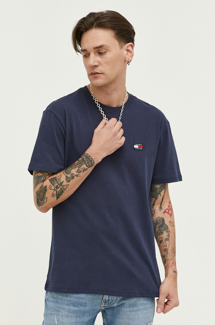 Tommy Jeans Bavlněné tričko tmavomodrá barva s aplikací - Pepit.cz