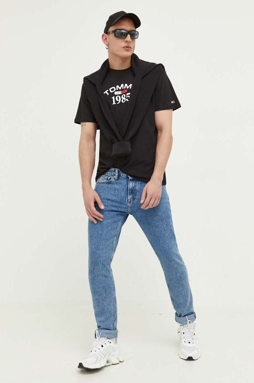 Tommy Jeans Bavlněné tričko černá barva s potiskem - Pepit.cz