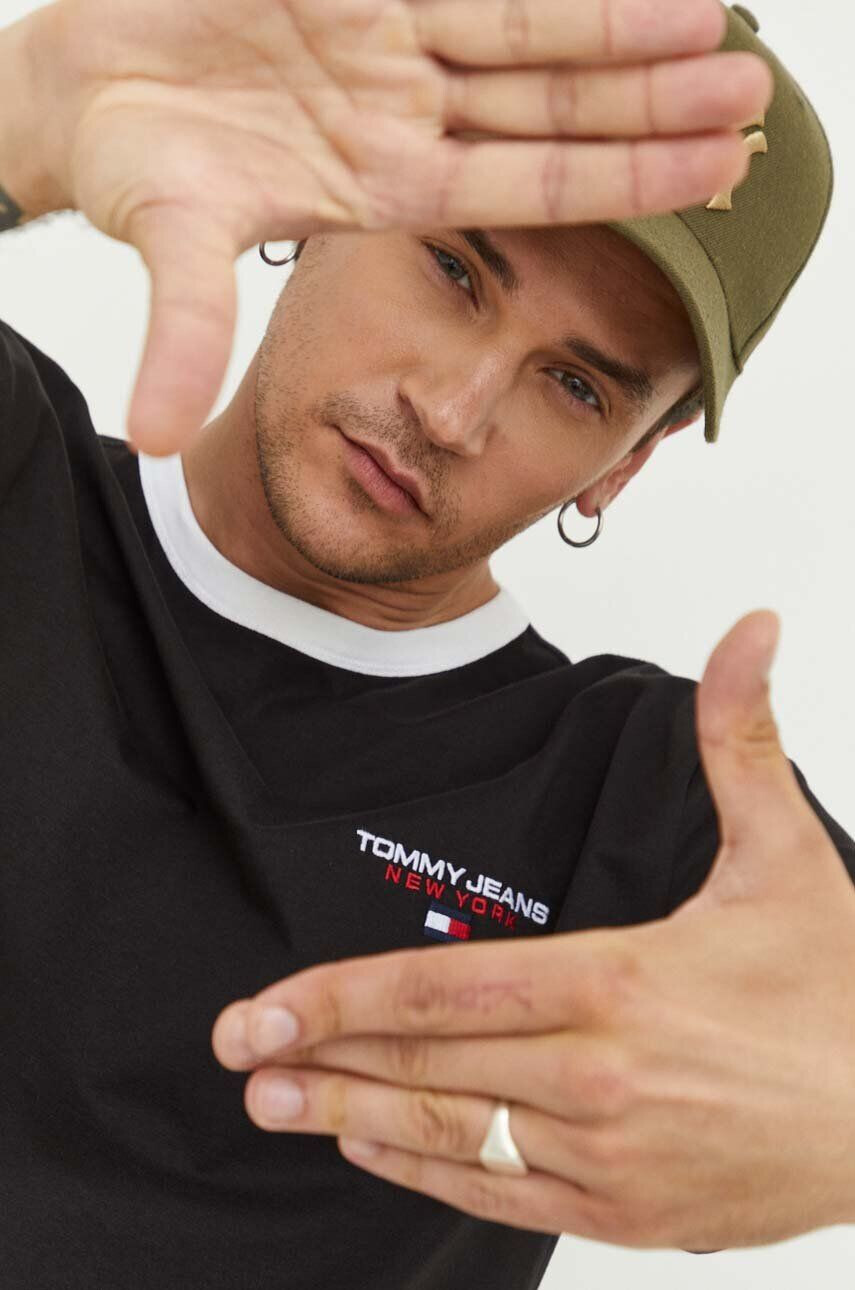 Tommy Jeans Bavlněné tričko černá barva - Pepit.cz