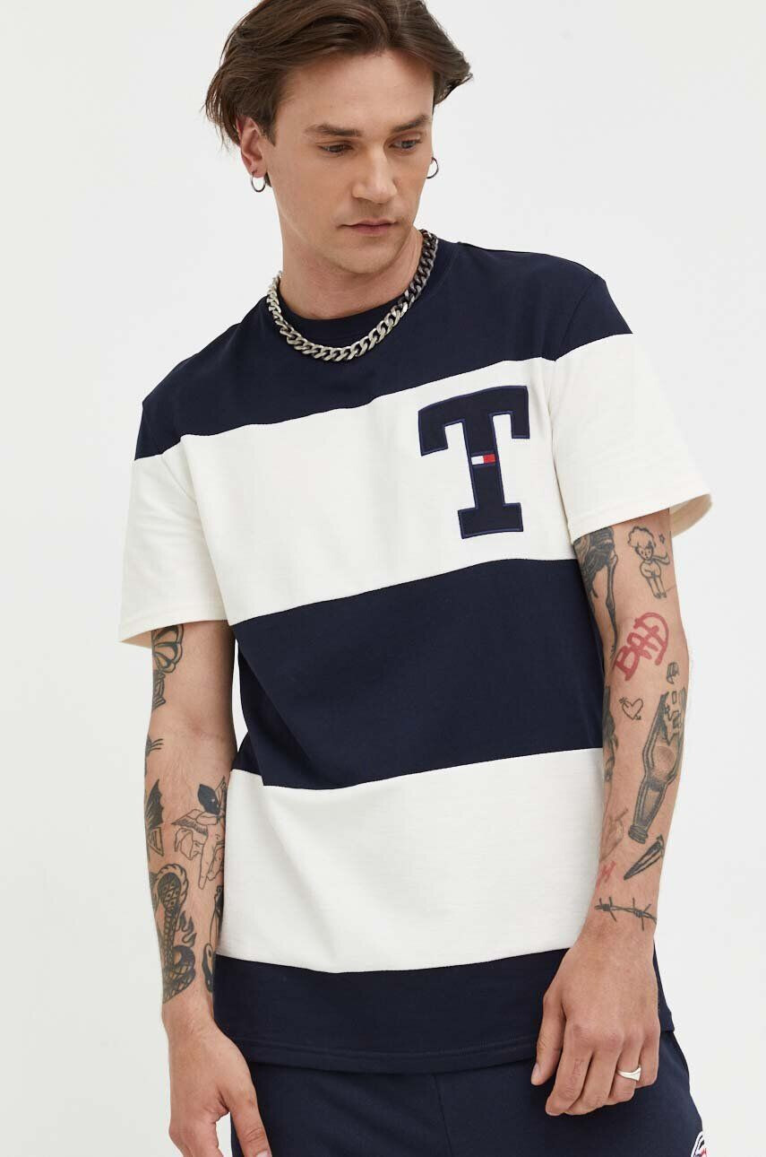 Tommy Jeans Bavlněné tričko tmavomodrá barva s aplikací - Pepit.cz