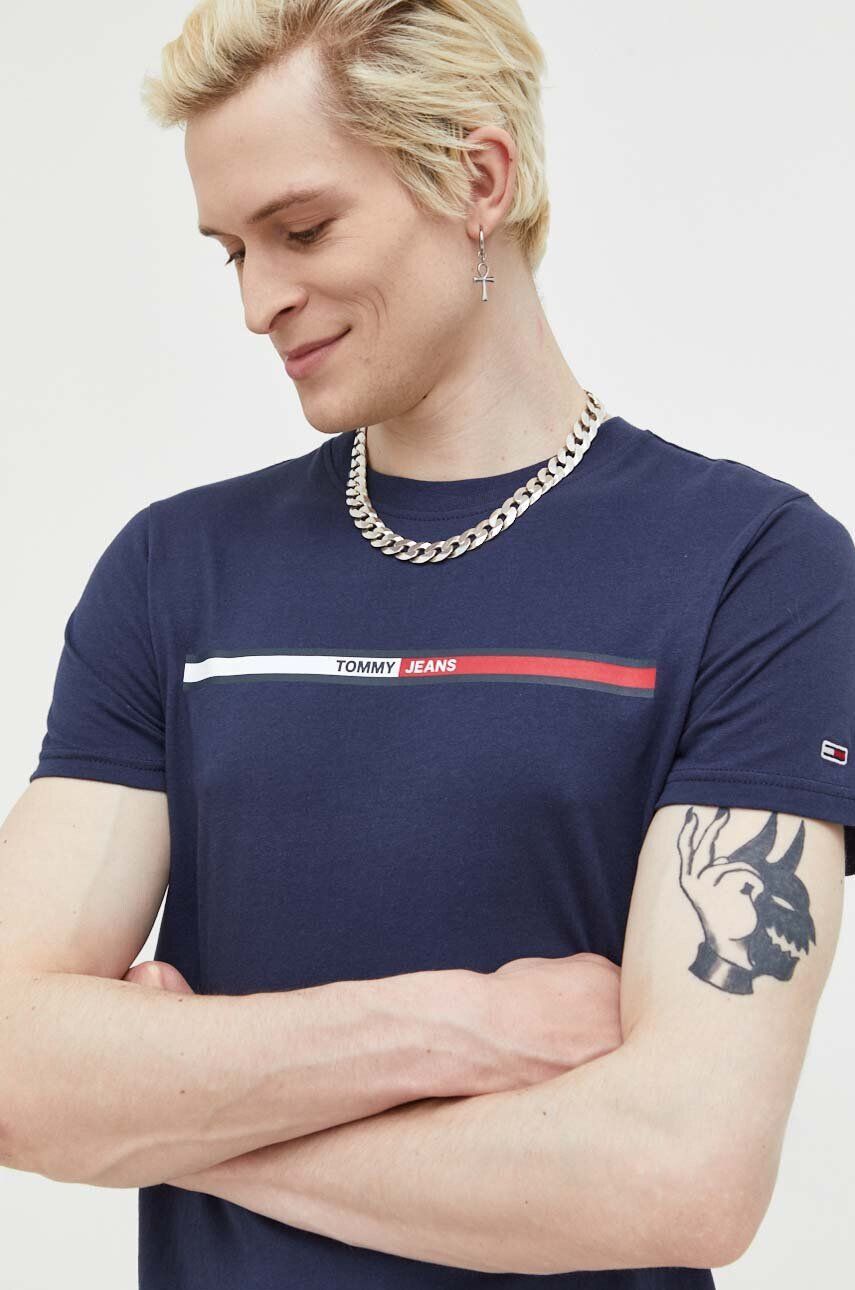 Tommy Jeans Bavlněné tričko tmavomodrá barva s potiskem - Pepit.cz