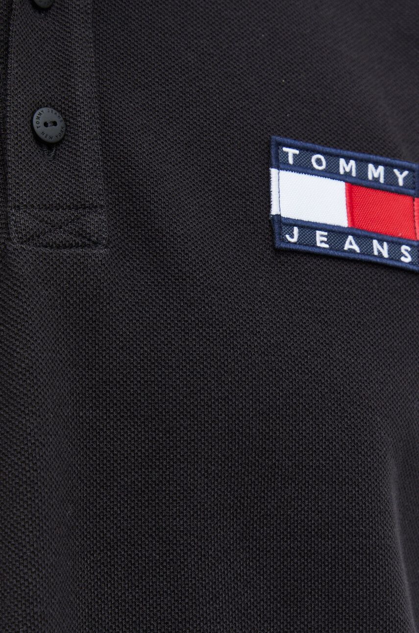 Tommy Jeans Bavlněné tričko s dlouhým rukávem černá barva s aplikací - Pepit.cz