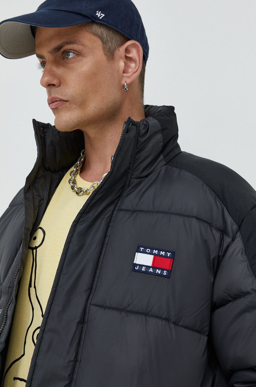 Tommy Jeans Bunda pánská černá barva zimní - Pepit.cz