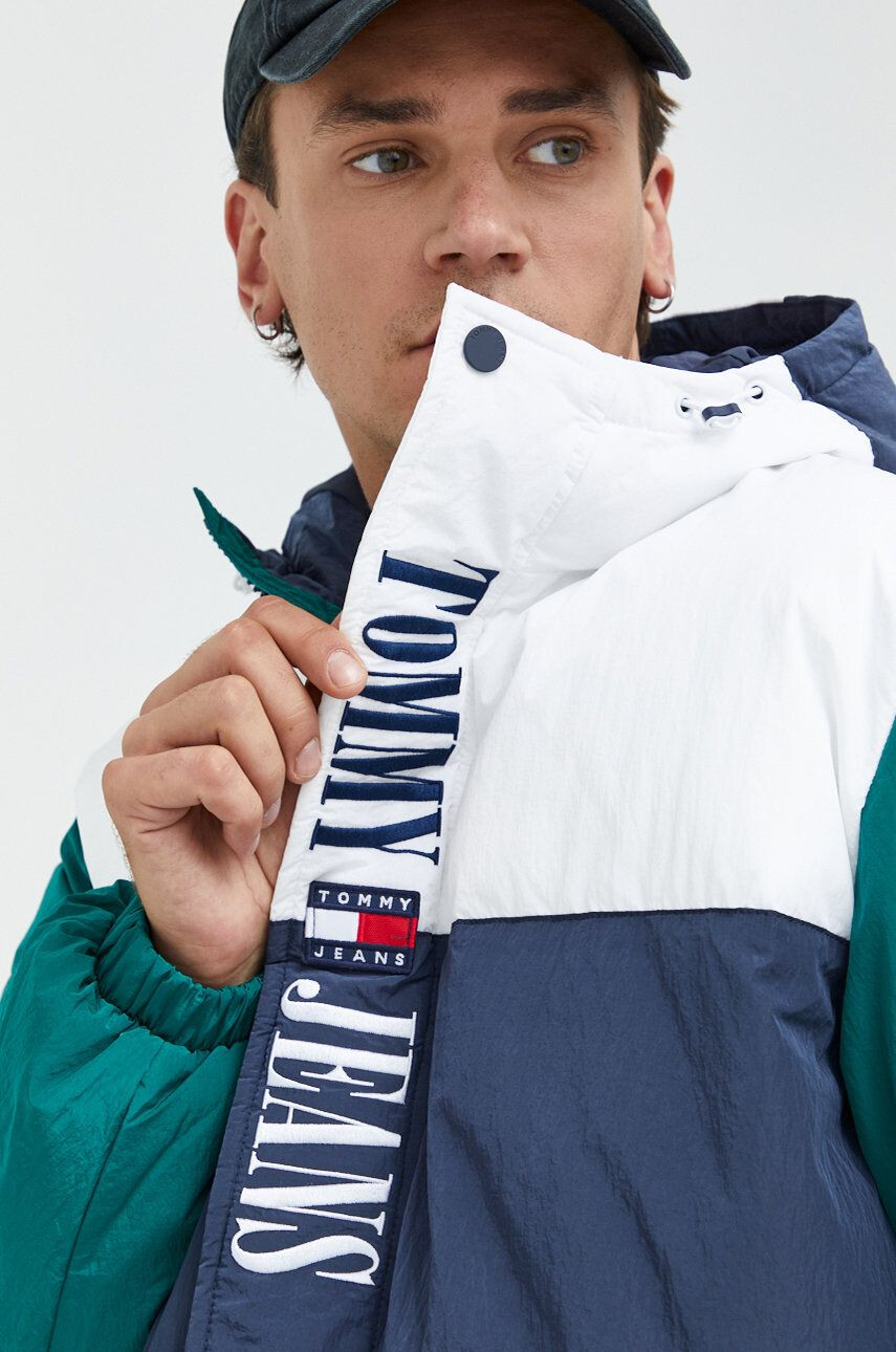 Tommy Jeans Bunda pánská bílá barva zimní oversize - Pepit.cz