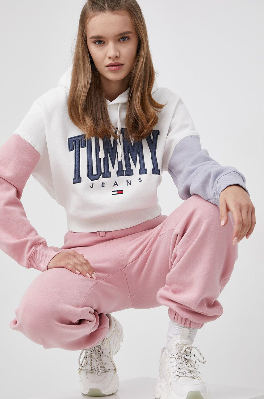 Tommy Jeans Kalhoty dámské růžová barva s aplikací - Pepit.cz