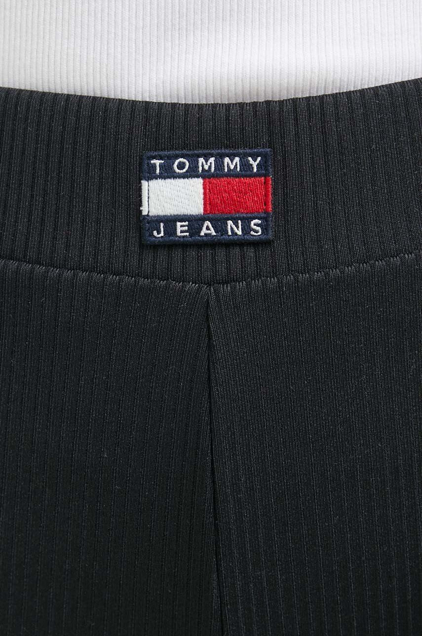 Tommy Jeans Kalhoty dámské černá barva zvony medium waist - Pepit.cz