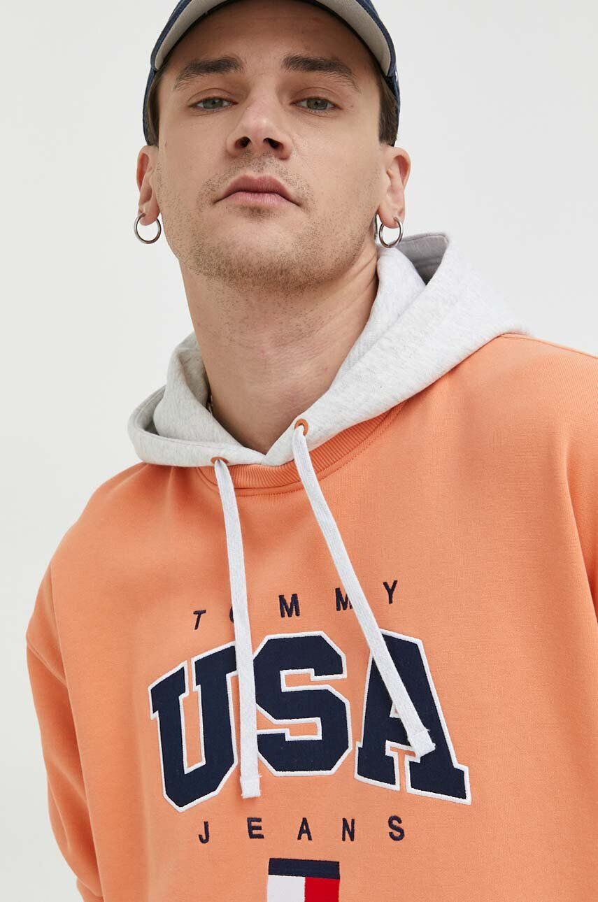 Tommy Jeans Mikina pánská oranžová barva s kapucí s aplikací - Pepit.cz