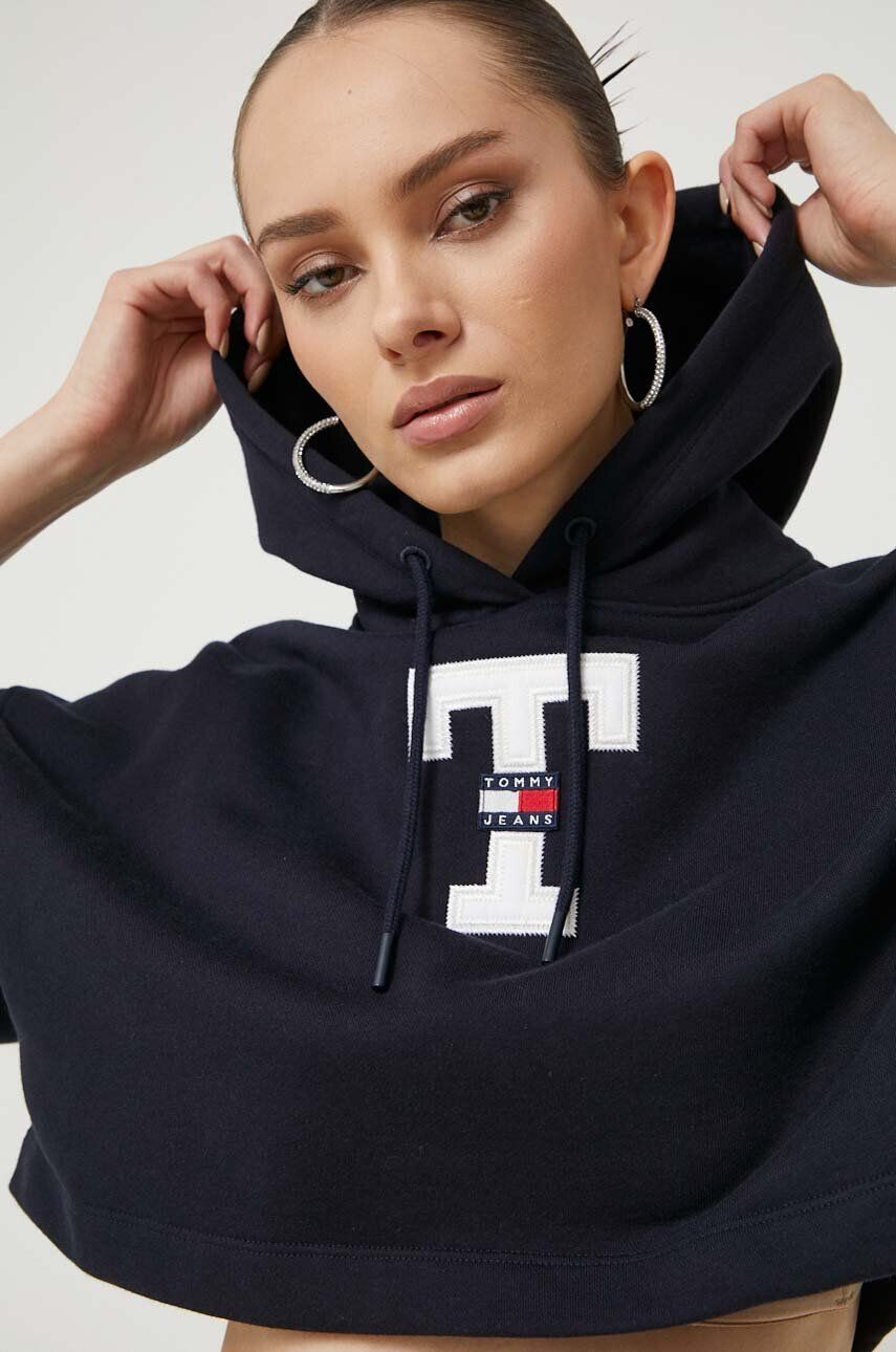 Tommy Jeans Mikina dámská tmavomodrá barva s kapucí s aplikací - Pepit.cz