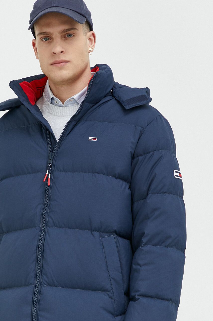 Tommy Jeans Péřová bunda pánská tmavomodrá barva zimní - Pepit.cz