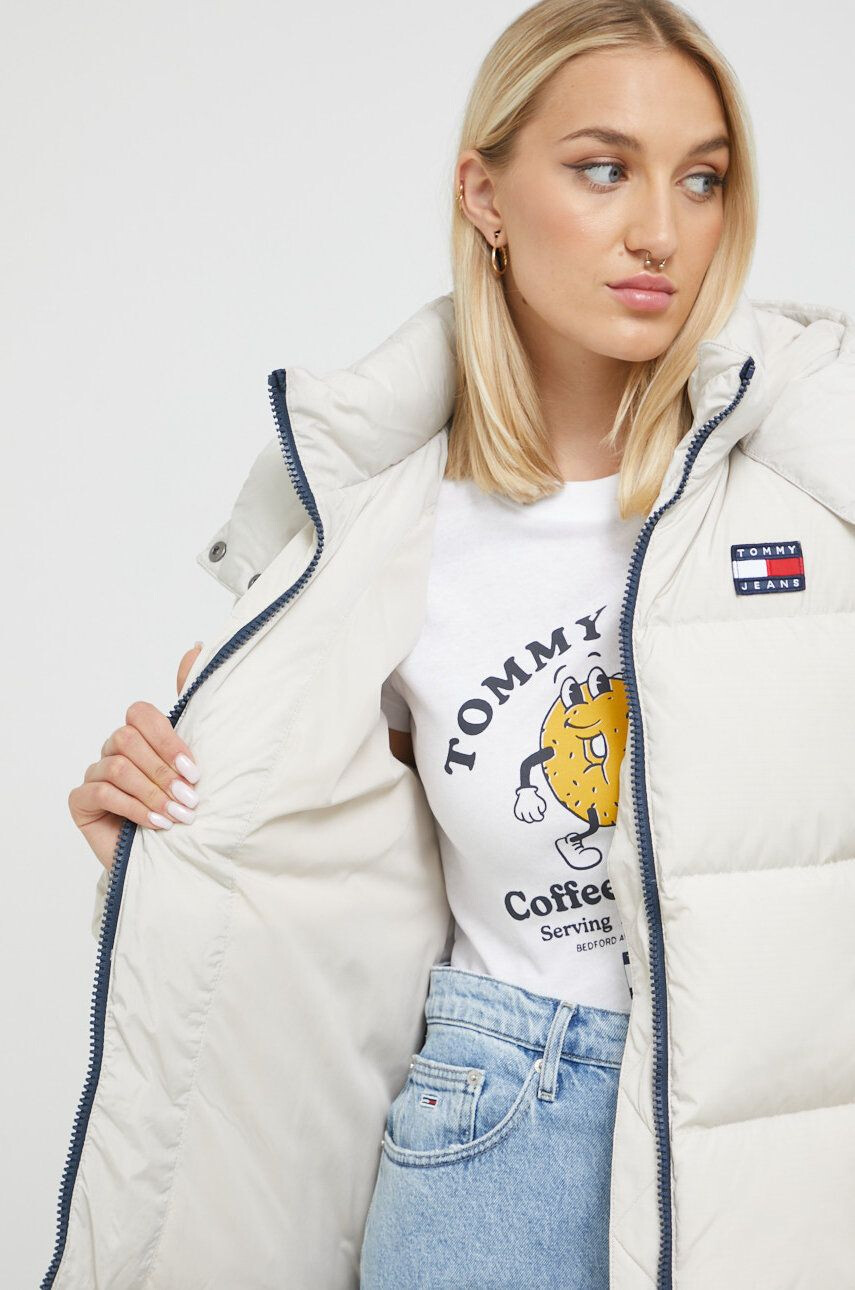 Tommy Jeans Péřová bunda dámská bílá barva - Pepit.cz