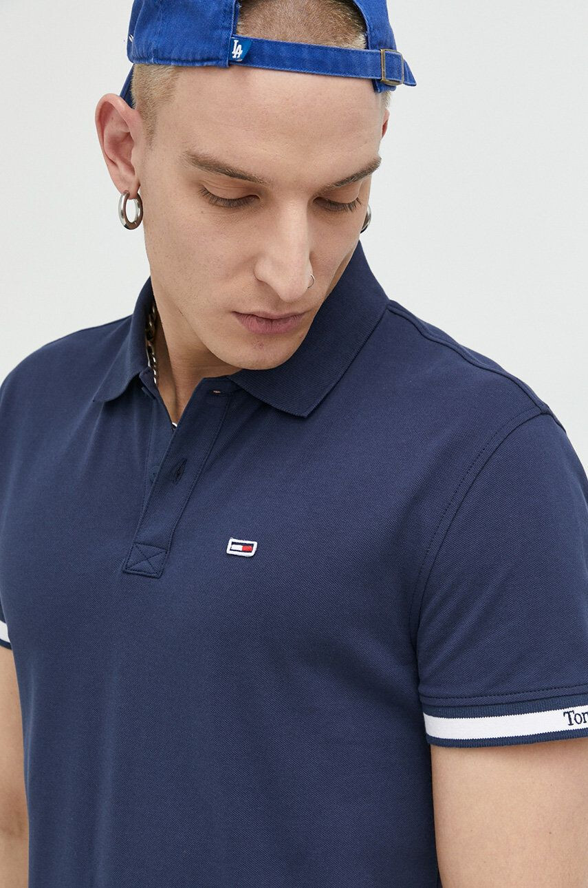 Tommy Jeans Polo tričko tmavomodrá barva s aplikací - Pepit.cz