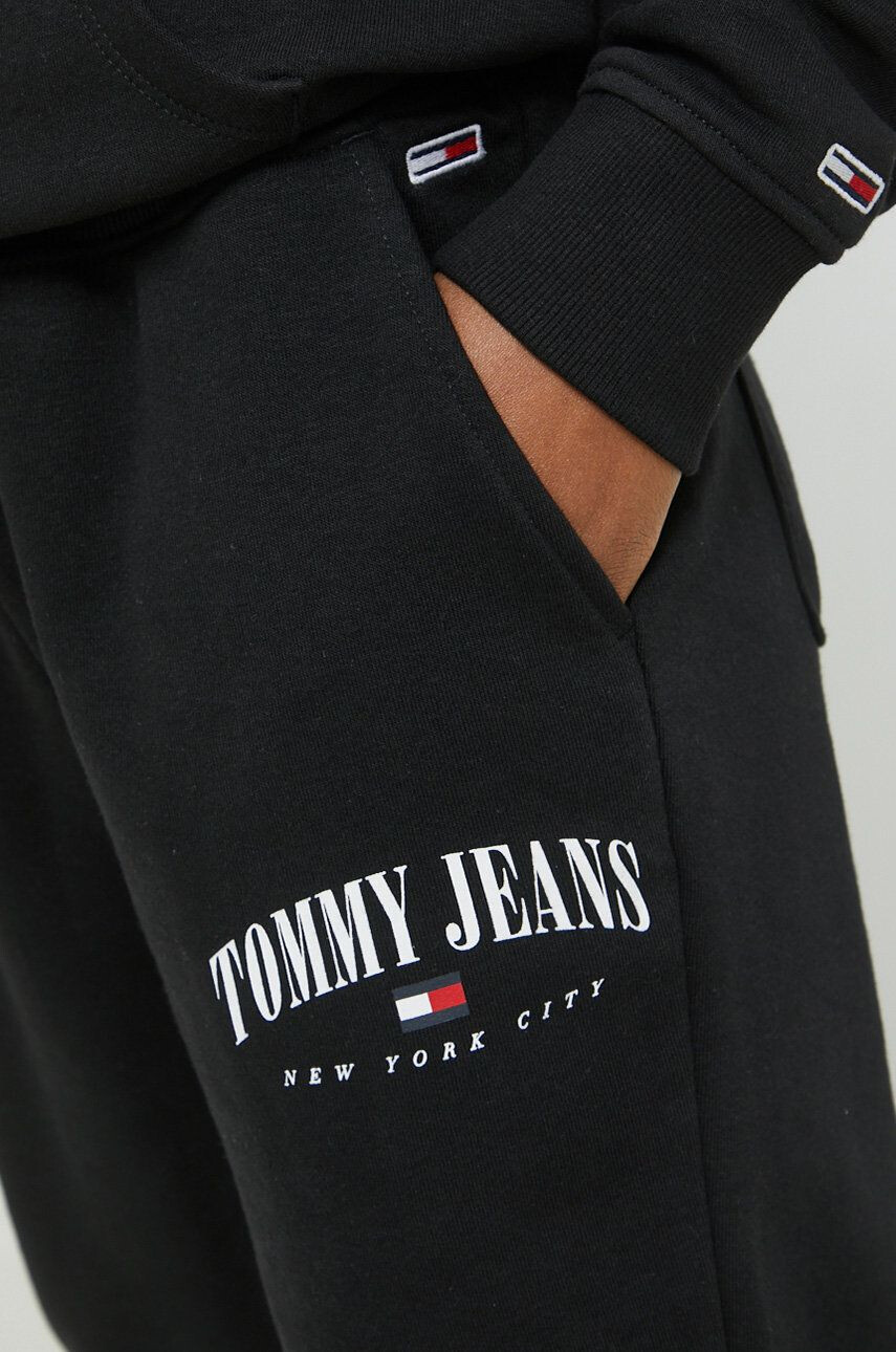 Tommy Jeans Tepláky dámské černá barva s potiskem - Pepit.cz