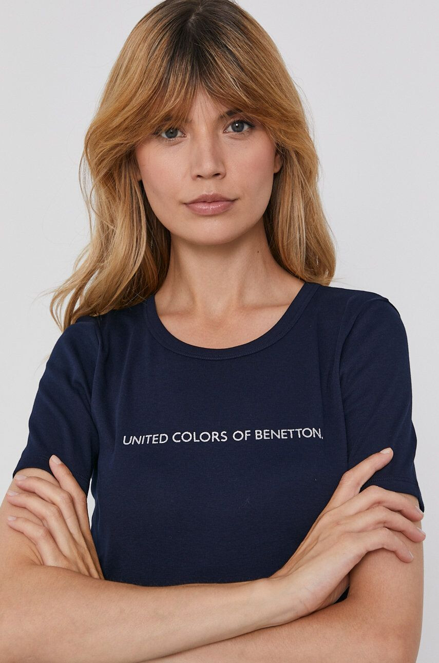 United Colors of Benetton Bavlněné tričko tmavomodrá barva - Pepit.cz