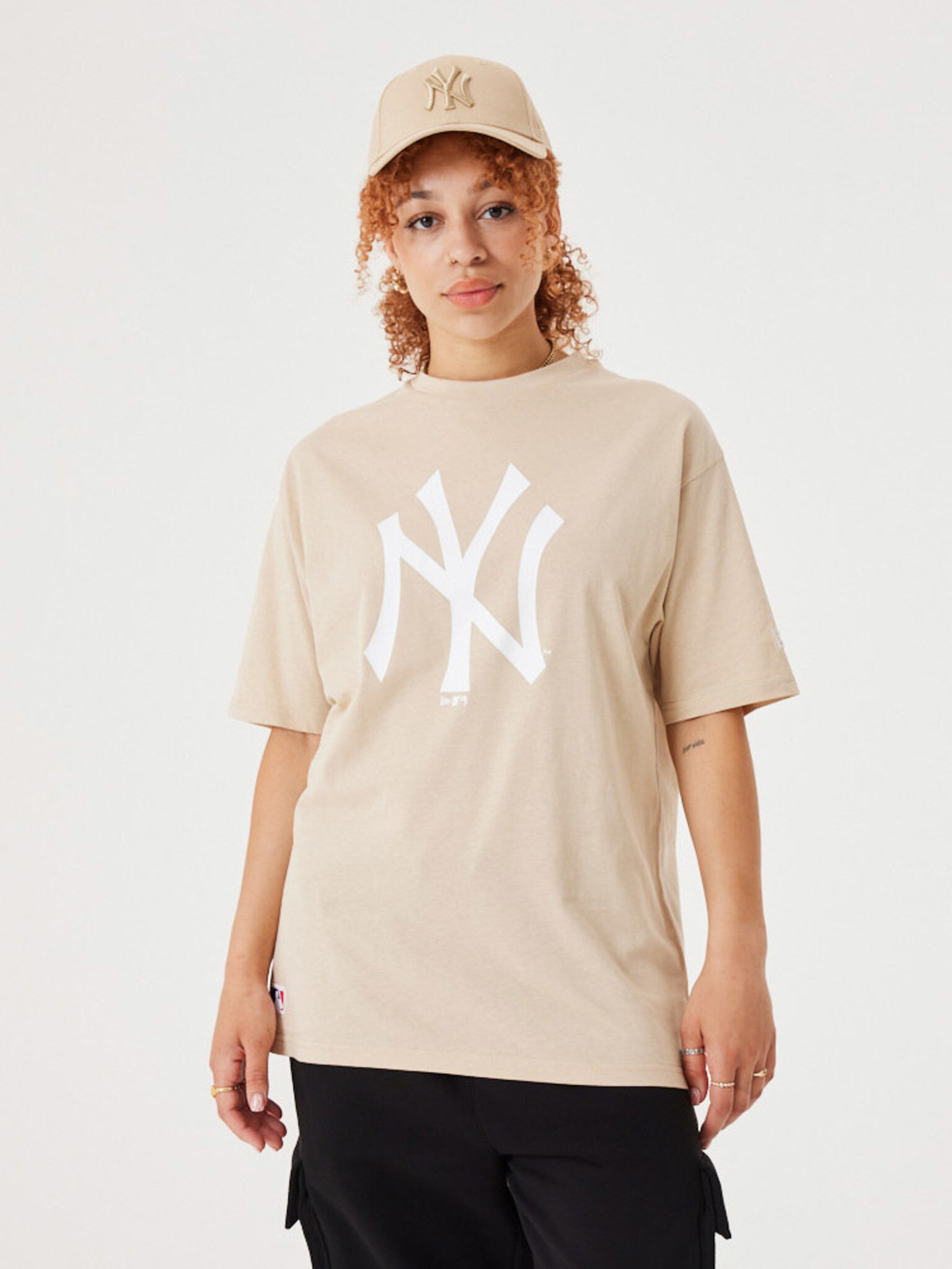 New Era New York Yankees MLB League Essential Triko Béžová - Pepit.cz