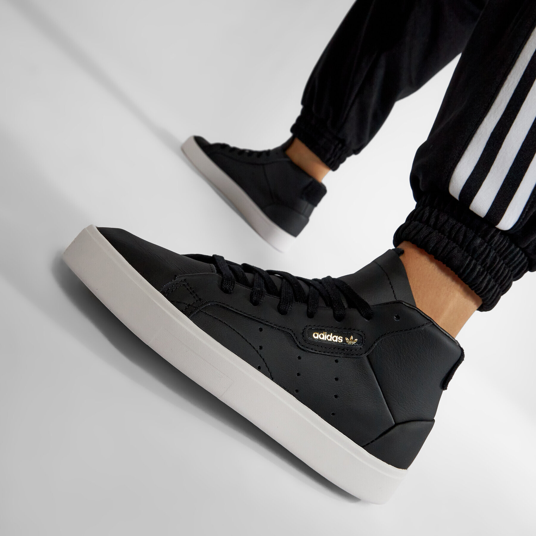 adidas Boty Sleek Mid W EE4727 Černá - Pepit.cz