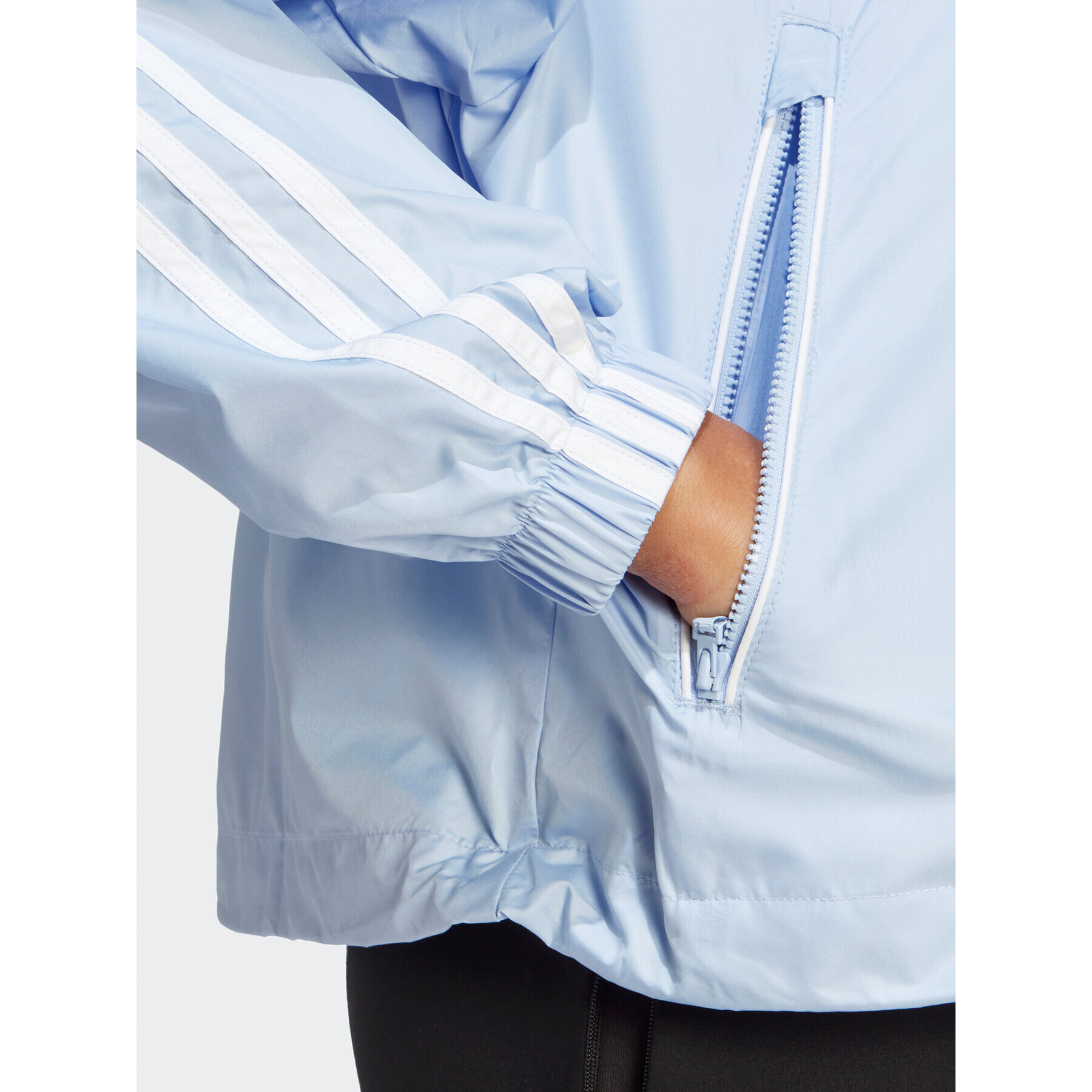 adidas Bunda pro přechodné období BSC 3-Stripes Wind Jacket HM2271 Modrá Loose Fit - Pepit.cz