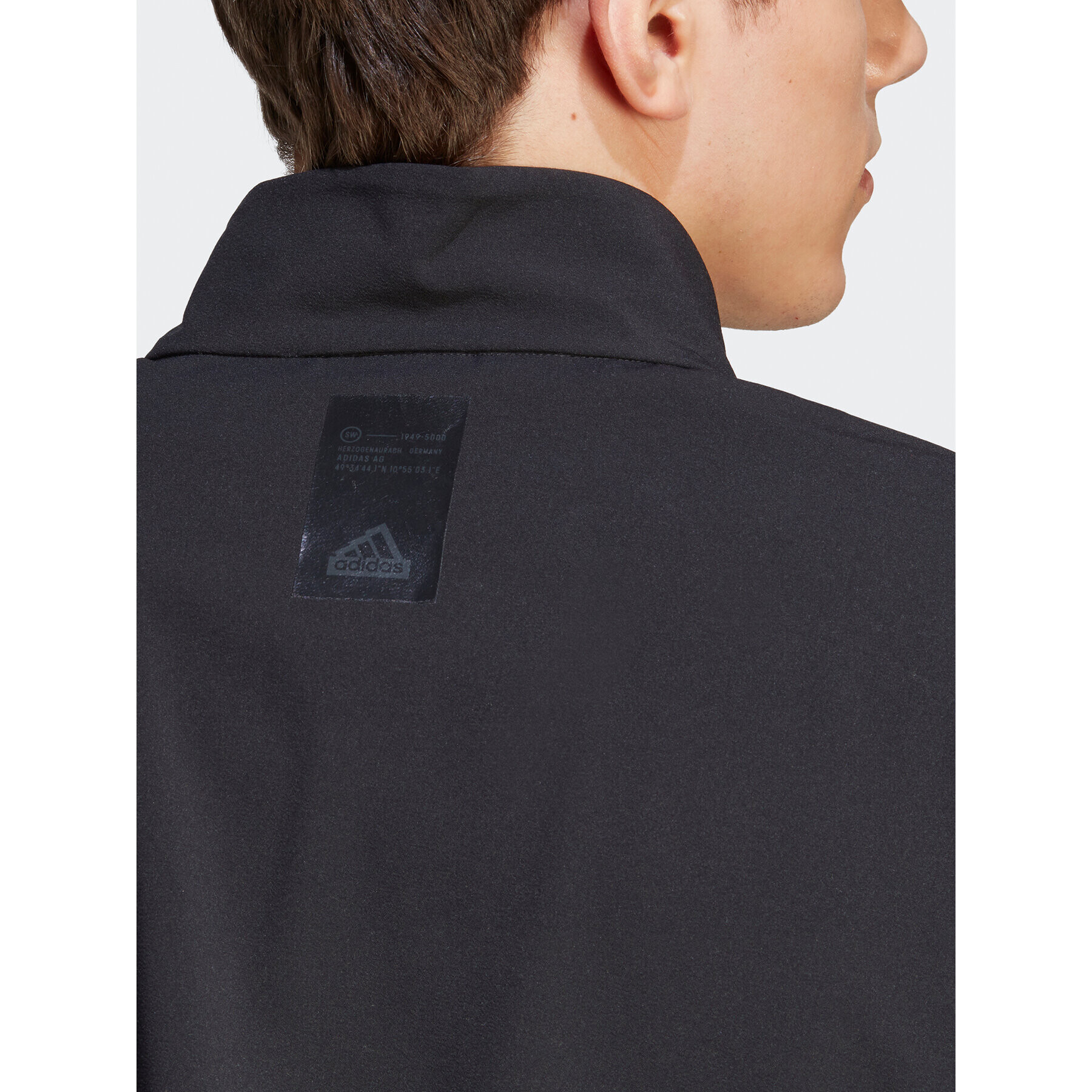 adidas Bunda pro přechodné období City Escape IA3085 Černá Regular Fit - Pepit.cz