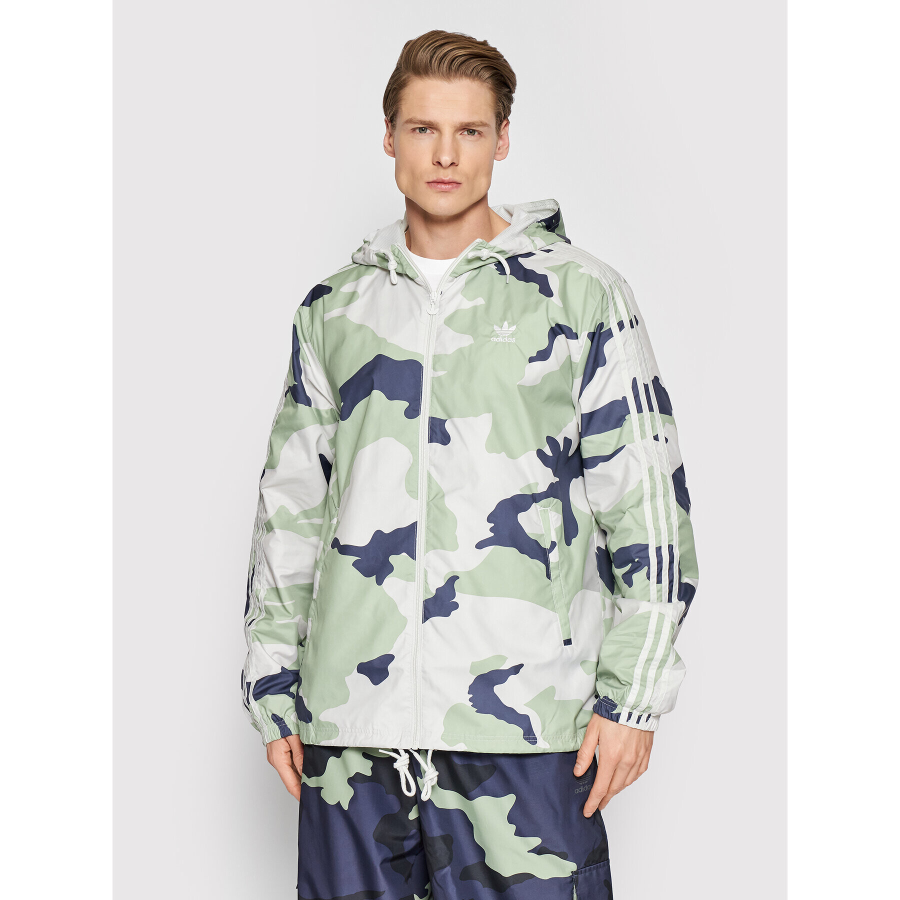 adidas Bunda pro přechodné období Graphics Camo HF4877 Zelená Regular Fit - Pepit.cz