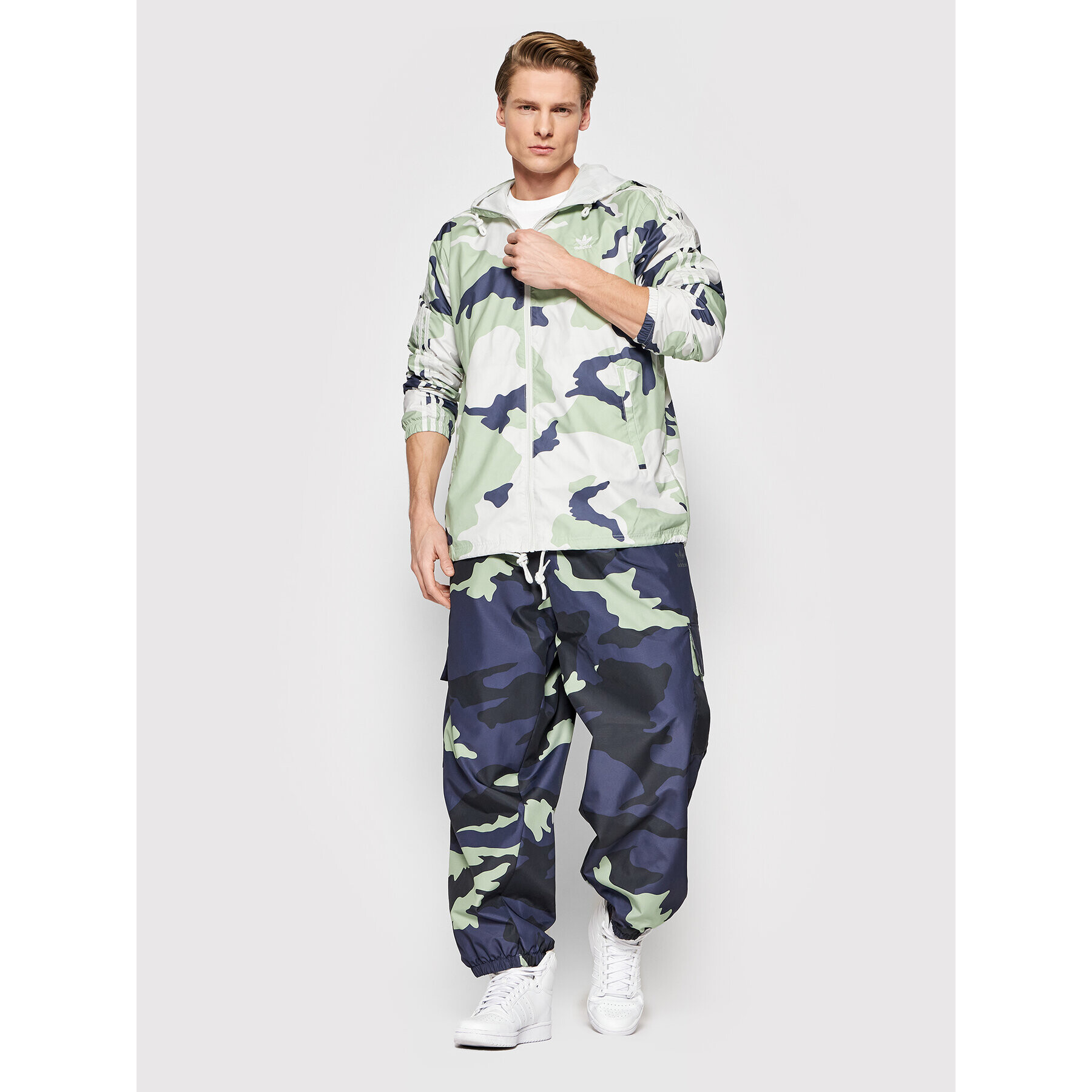 adidas Bunda pro přechodné období Graphics Camo HF4877 Zelená Regular Fit - Pepit.cz