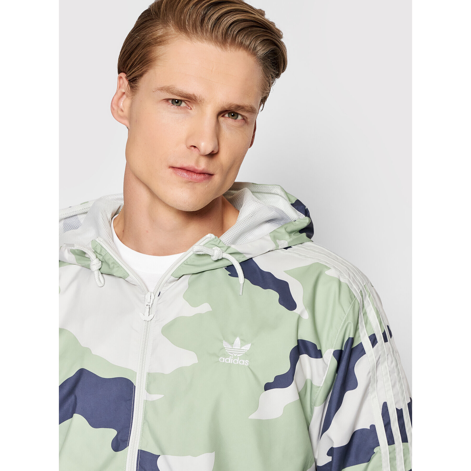 adidas Bunda pro přechodné období Graphics Camo HF4877 Zelená Regular Fit - Pepit.cz