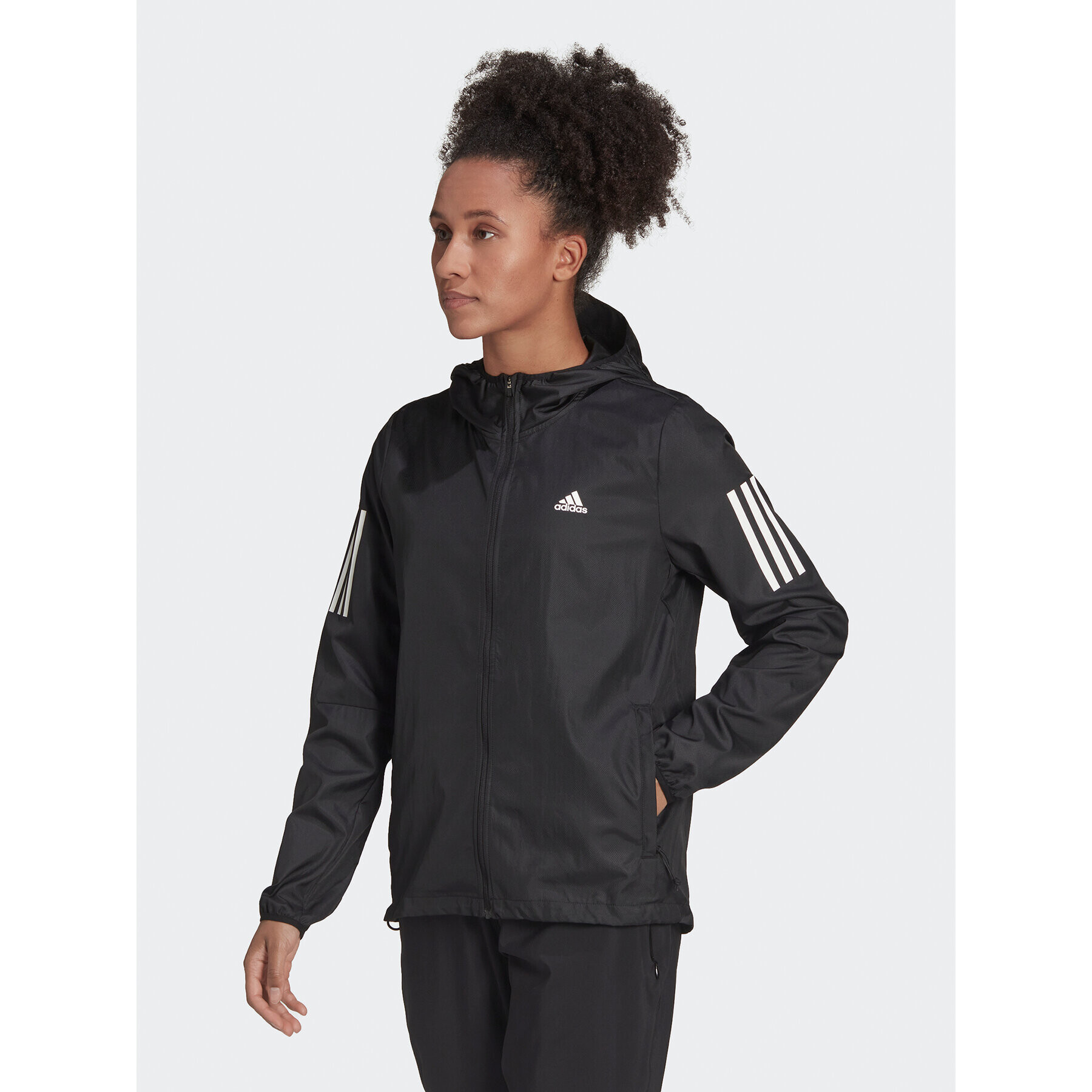 adidas Bunda pro přechodné období Own the Run Hooded Running Windbreaker H59271 Černá Regular Fit - Pepit.cz