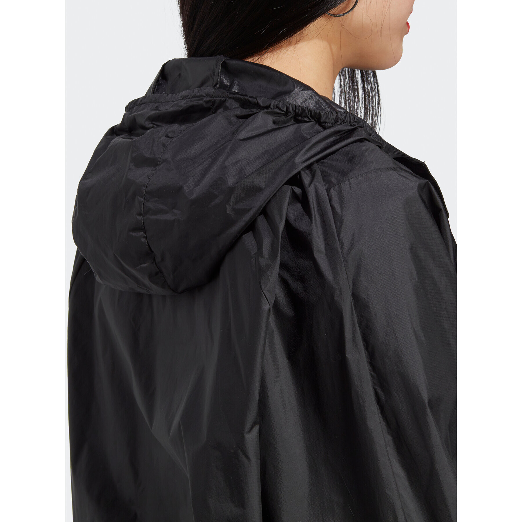 adidas Bunda pro přechodné období WIND.RDY Hooded Anorak HT8720 Černá Loose Fit - Pepit.cz