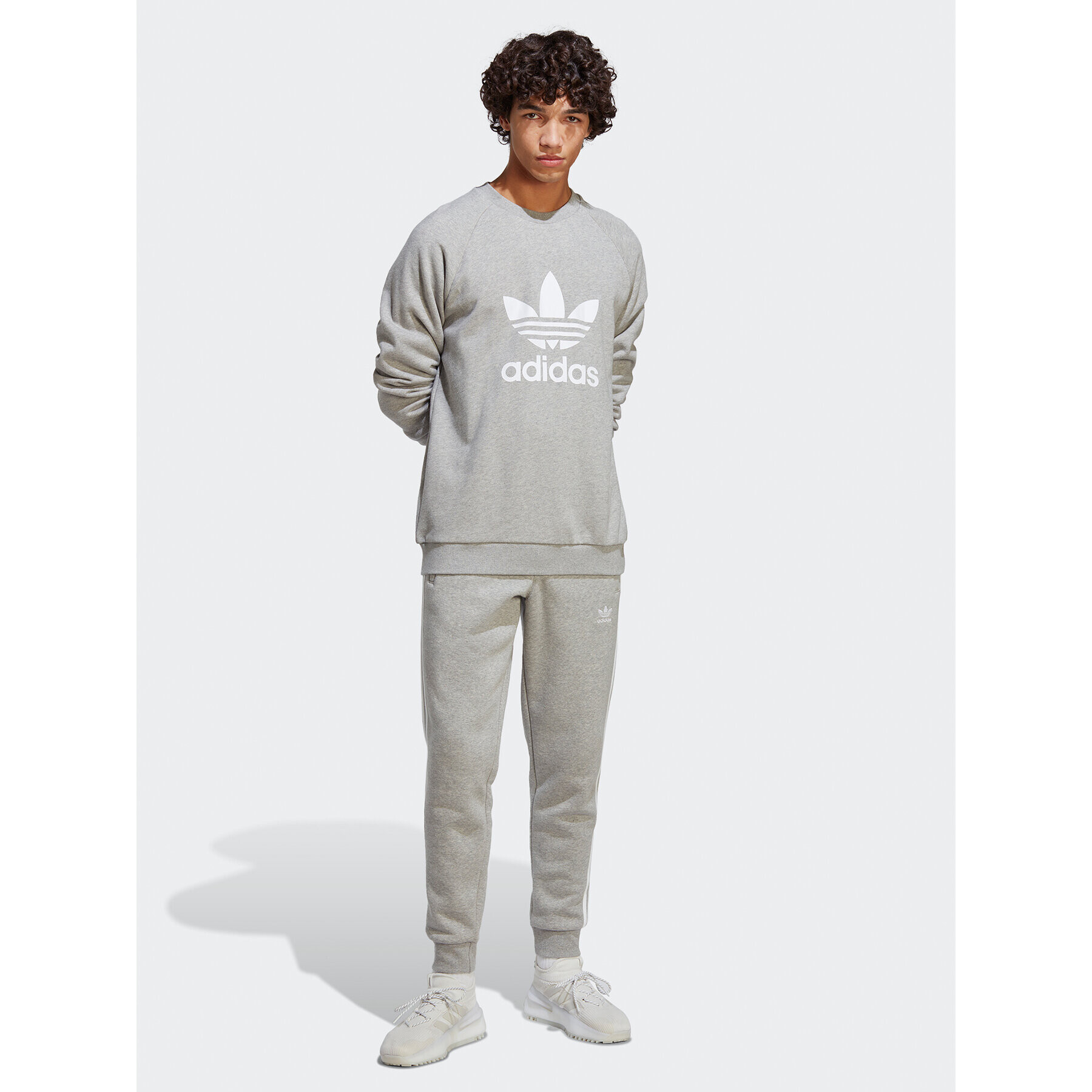 adidas Mikina Adicolor Classics Trefoil Crewneck Sweatshirt IA4857 Šedá Regular Fit - Pepit.cz