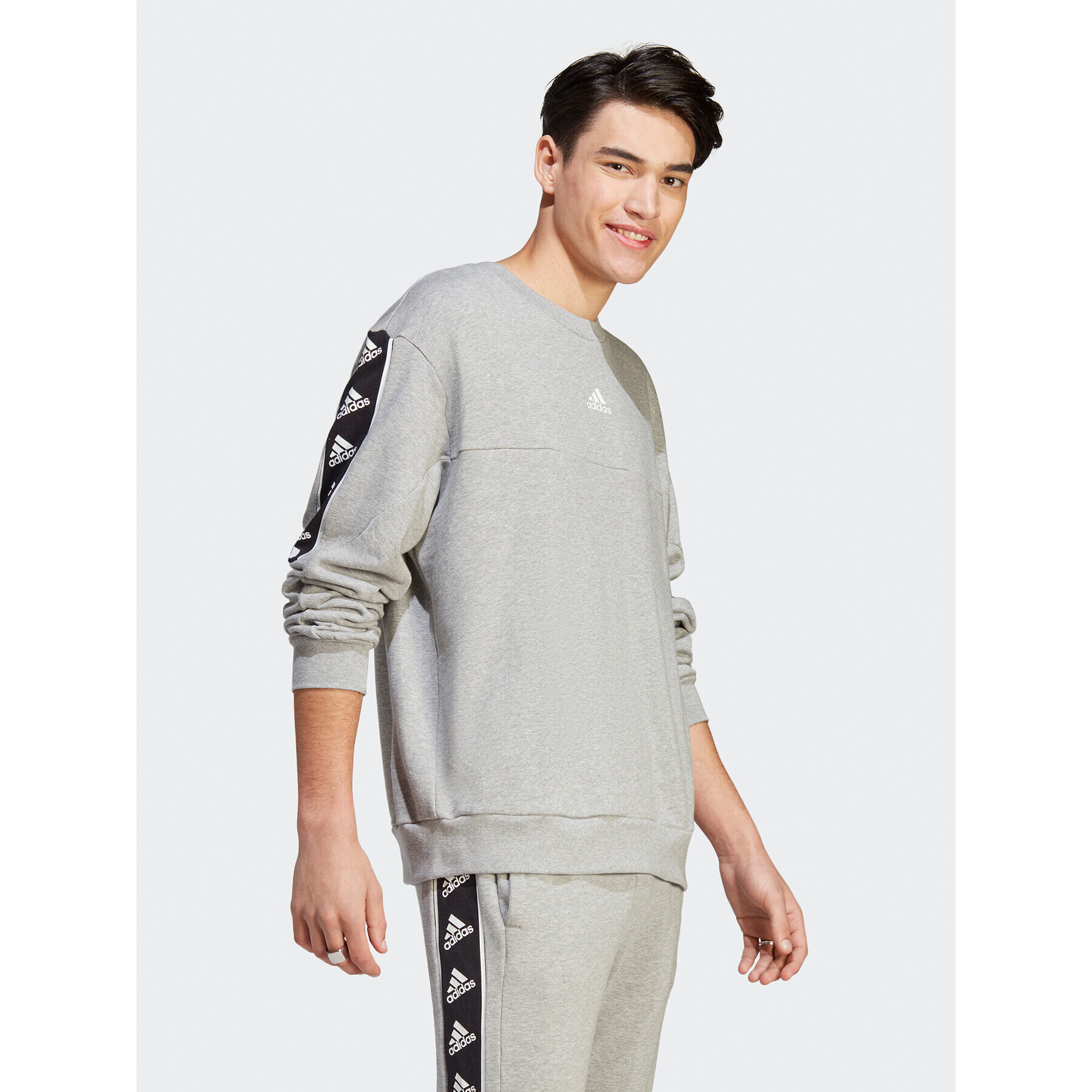 adidas Mikina Brand Love Sweatshirt IC6813 Šedá Loose Fit - Pepit.cz