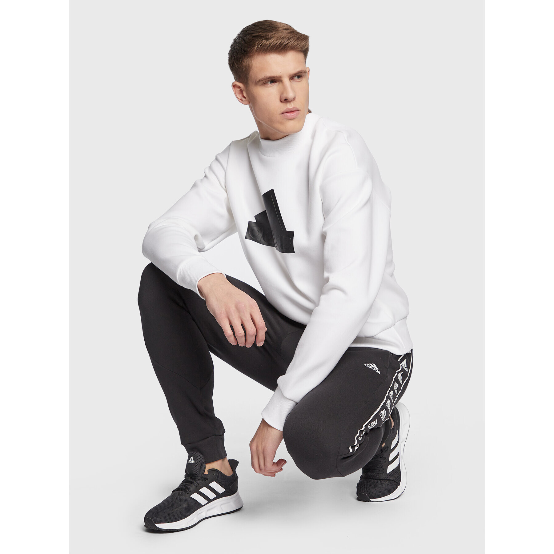 adidas Mikina Future Icons Badge of Sport Crew Sweatshirt IC3741 Bílá Regular Fit - Pepit.cz