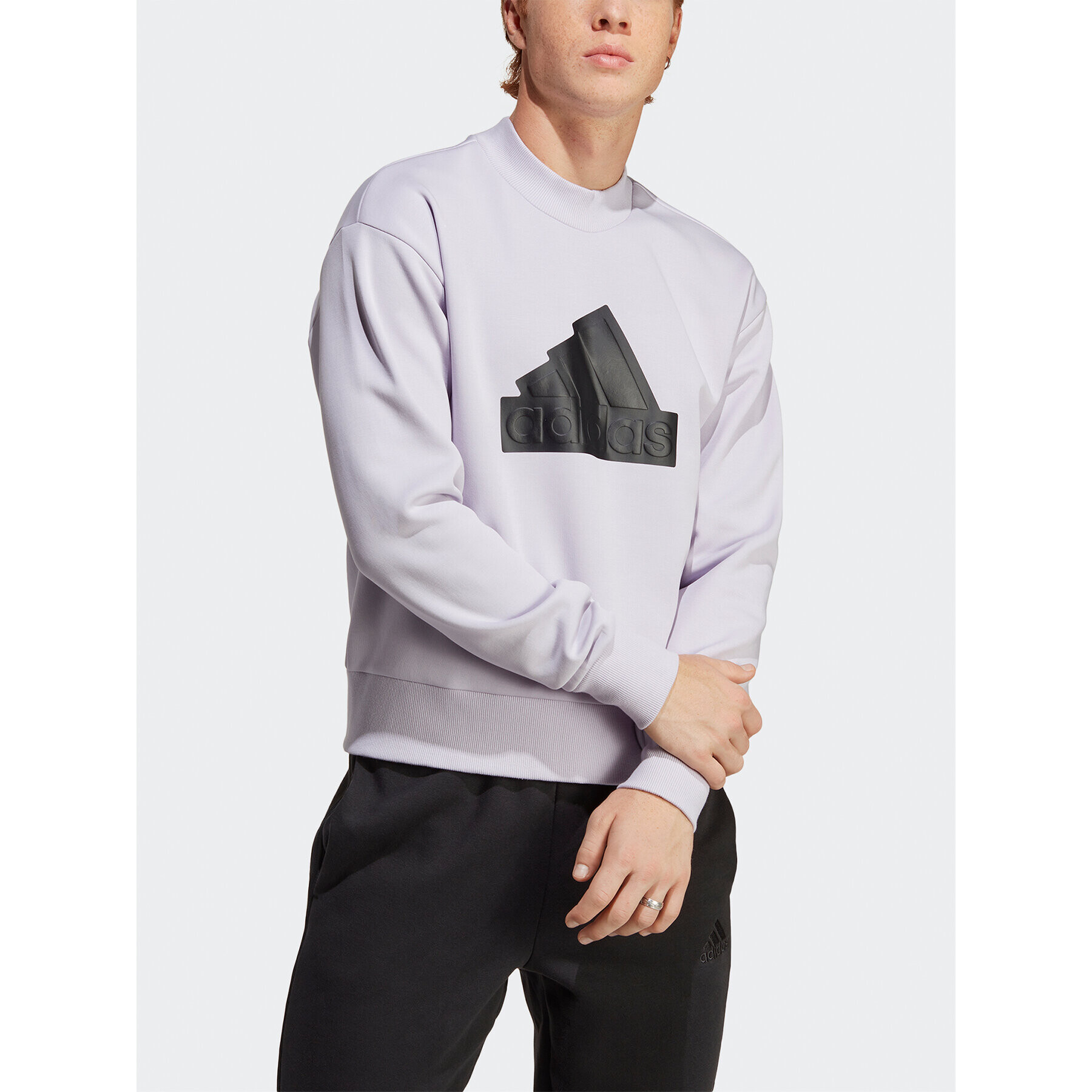 adidas Mikina Future Icons Badge of Sport Crew Sweatshirt IC3743 Fialová Regular Fit - Pepit.cz