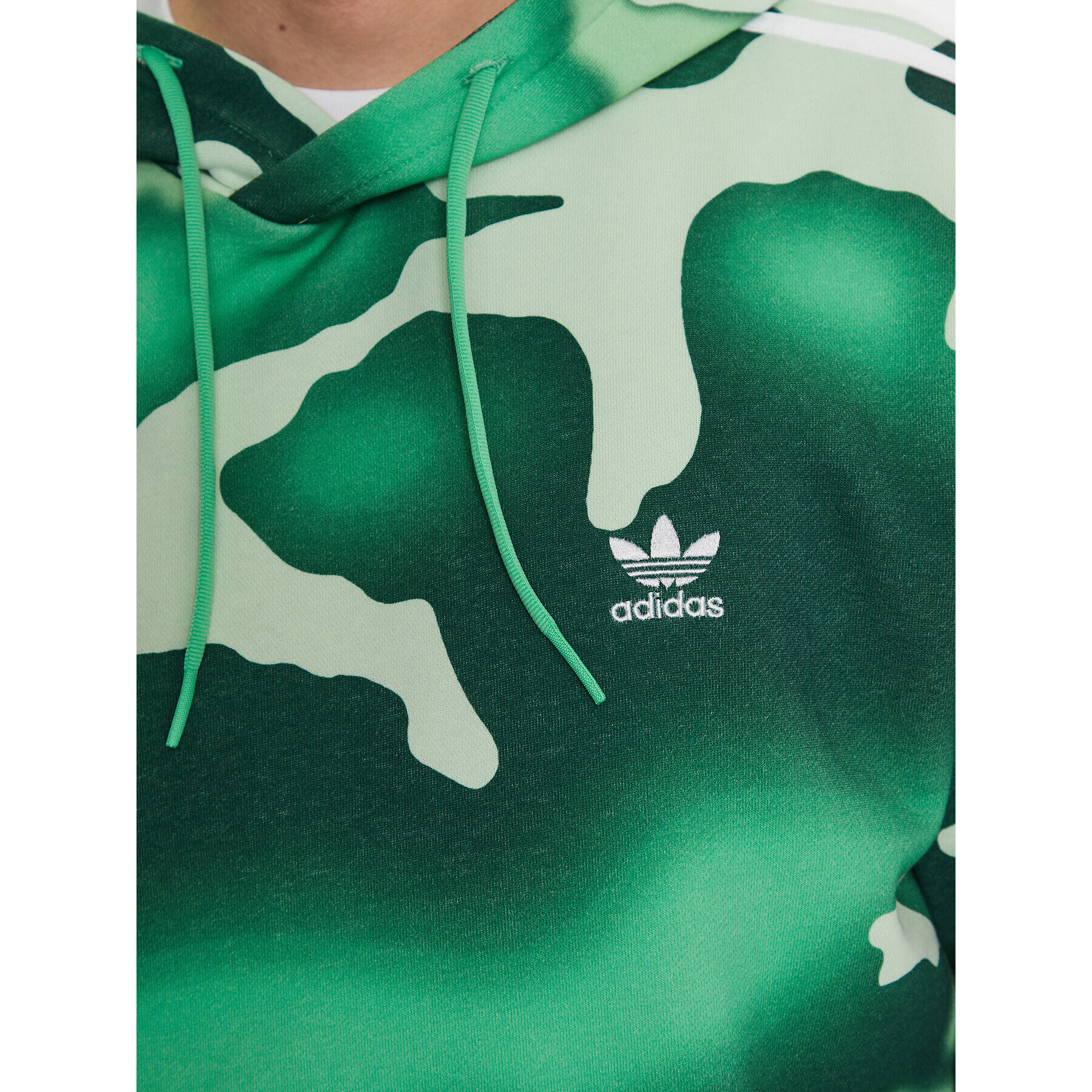 adidas Mikina Graphics Camo Allover Print Hoodie HZ1158 Zelená Regular Fit - Pepit.cz