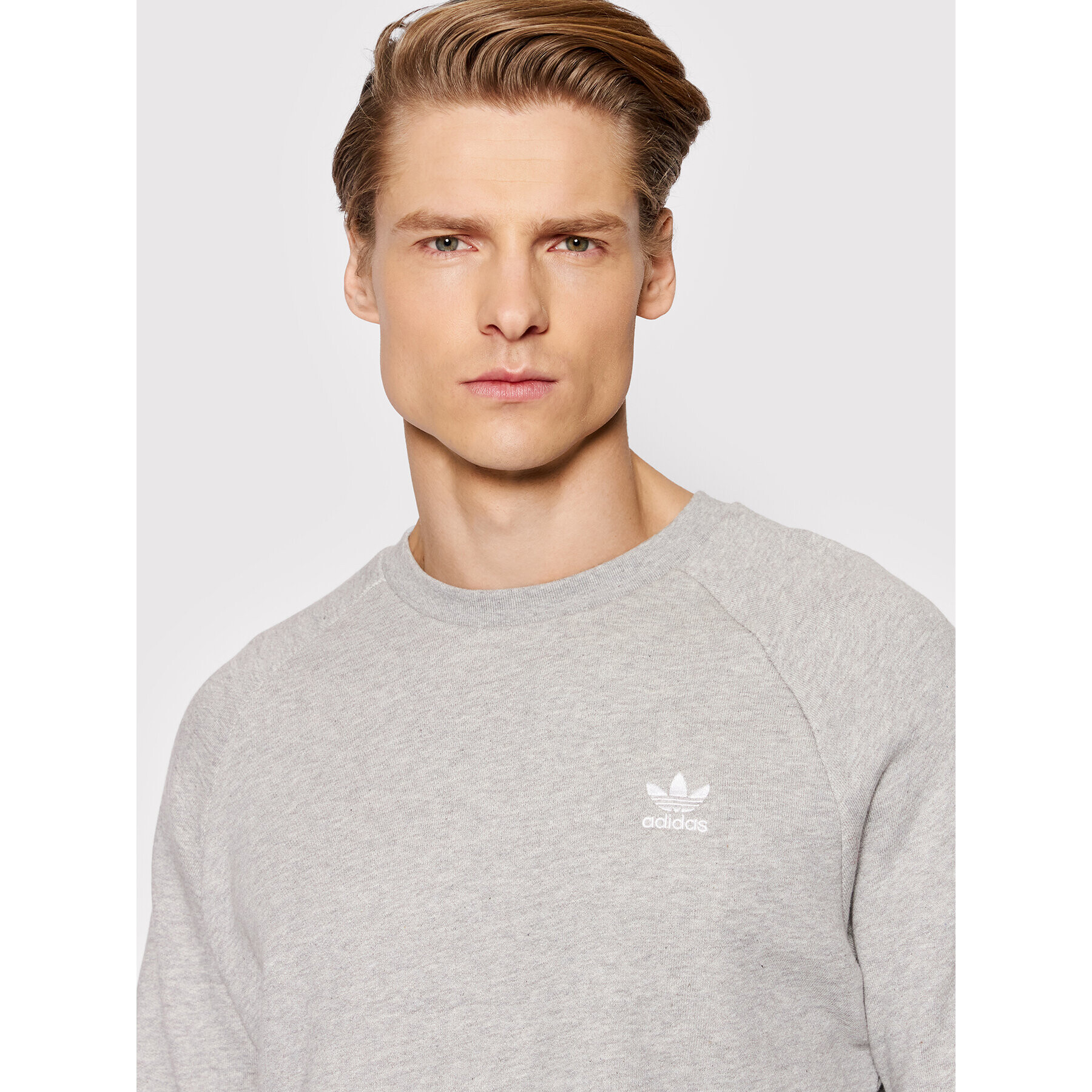 adidas Mikina Trefoil Essential Crew DV1642 Šedá Standard Fit - Pepit.cz