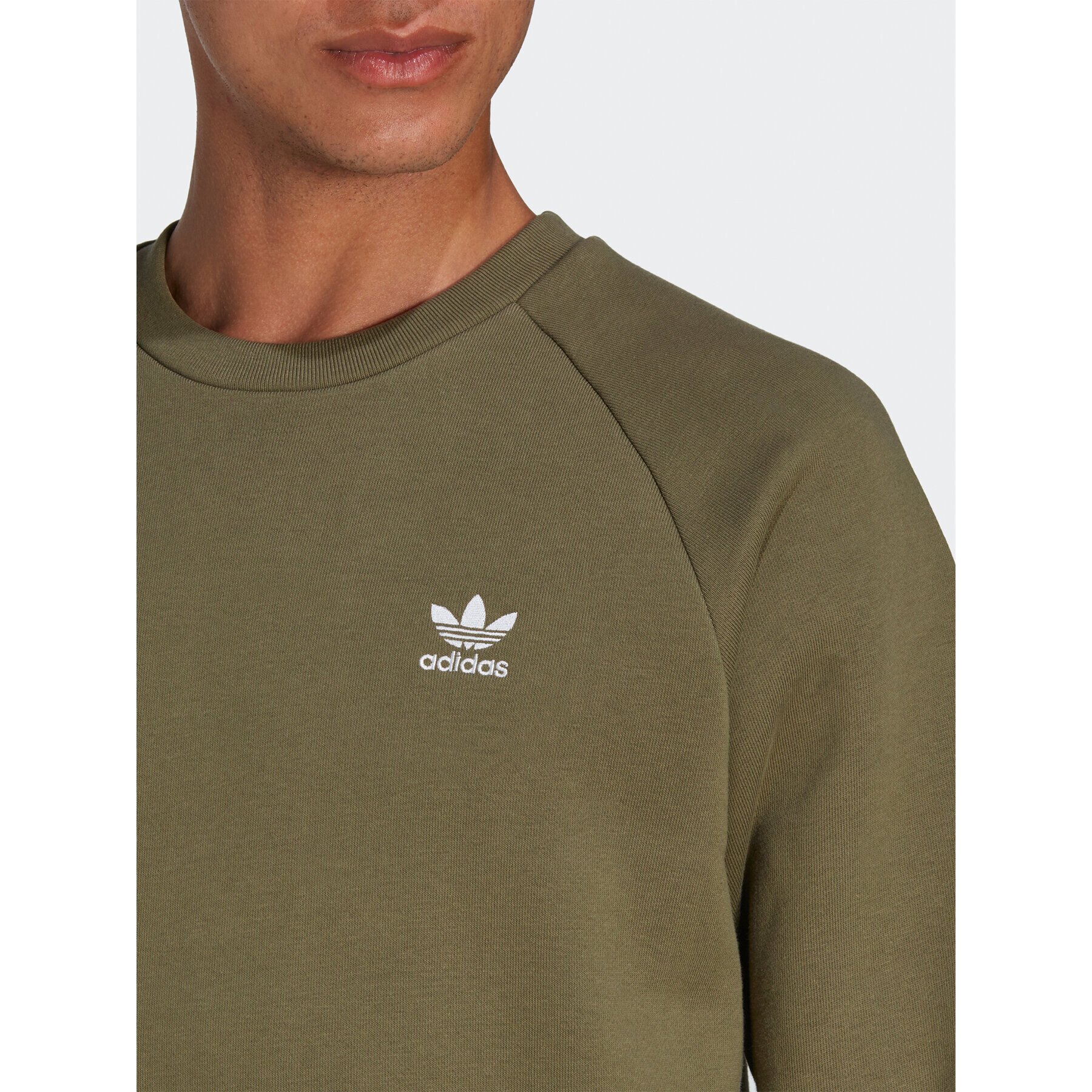 adidas Mikina Trefoil Essentials Crewneck Sweatshirt IB1408 Zelená Regular Fit - Pepit.cz