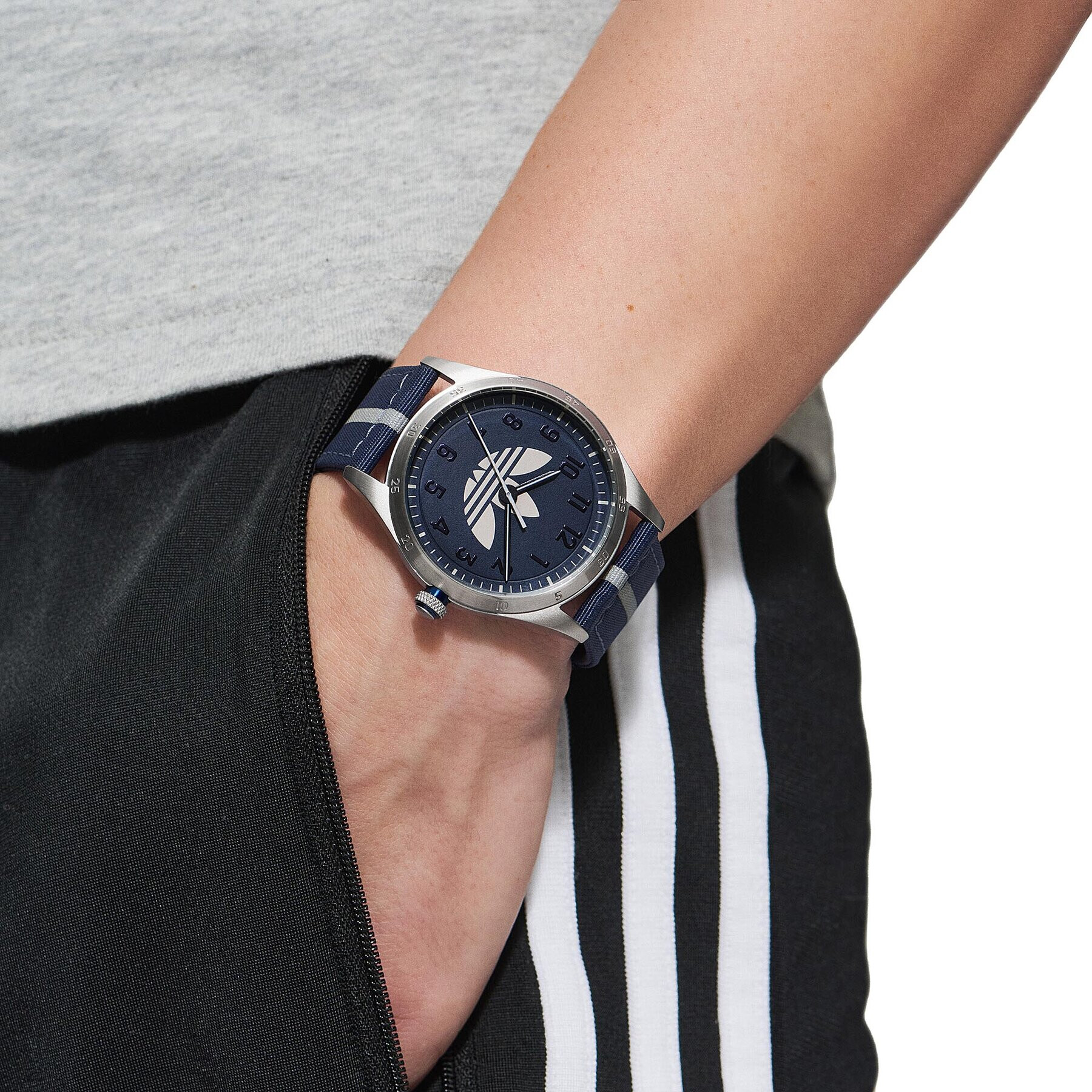 adidas Originals Hodinky Code Four Watch AOSY23041 Stříbrná - Pepit.cz