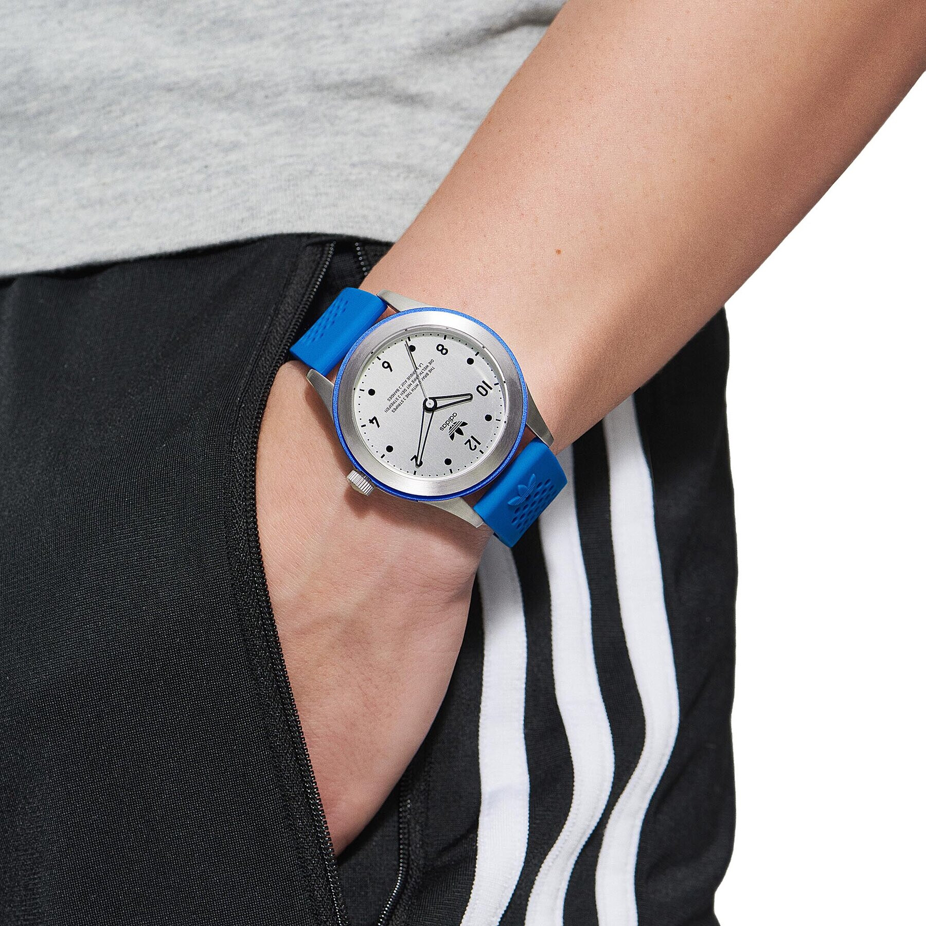 adidas Originals Hodinky Code Three Watch AOSY23032 Stříbrná - Pepit.cz