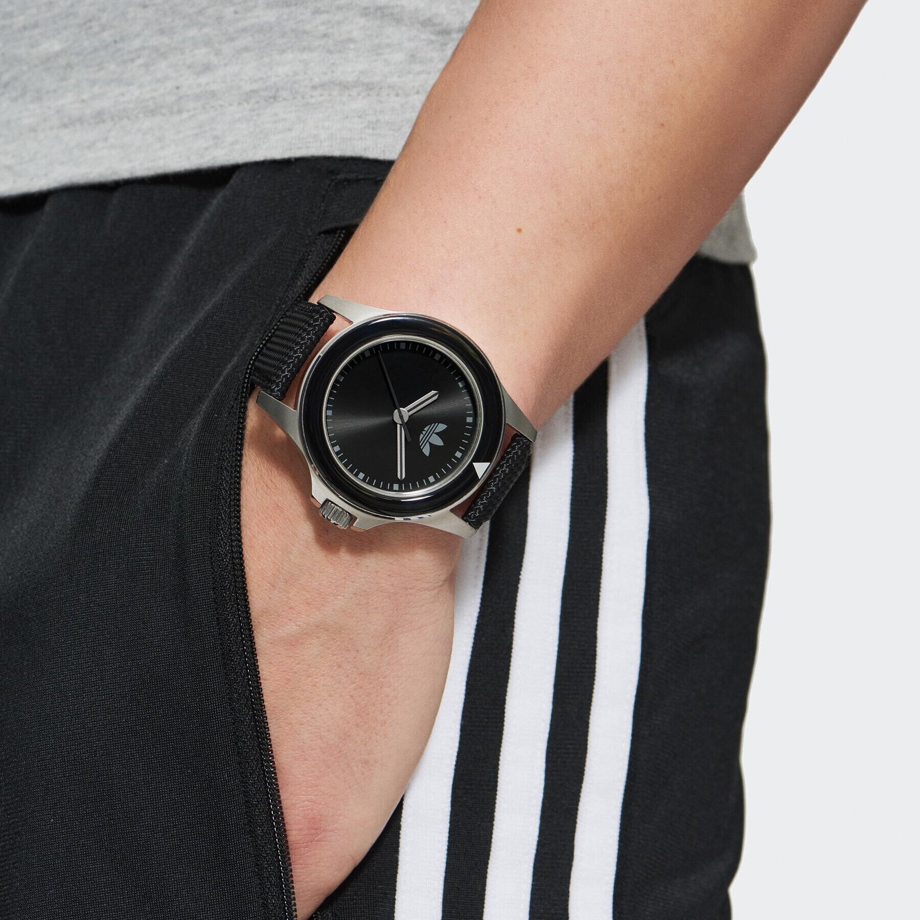 adidas Originals Hodinky Expression One Watch AOFH23016 Stříbrná - Pepit.cz