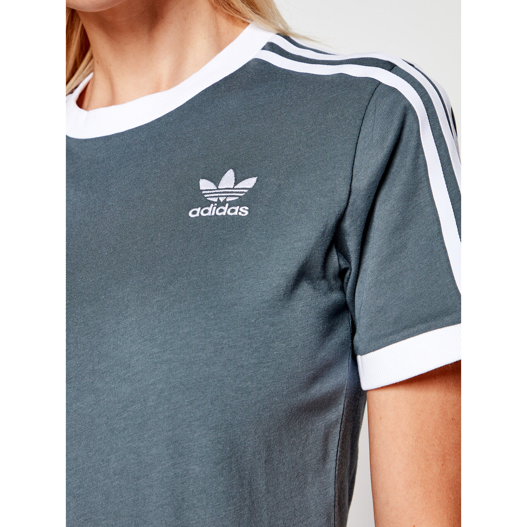 adidas T-Shirt adicolor Clasics 3-Stripes GN2914 Šedá Regular Fit - Pepit.cz