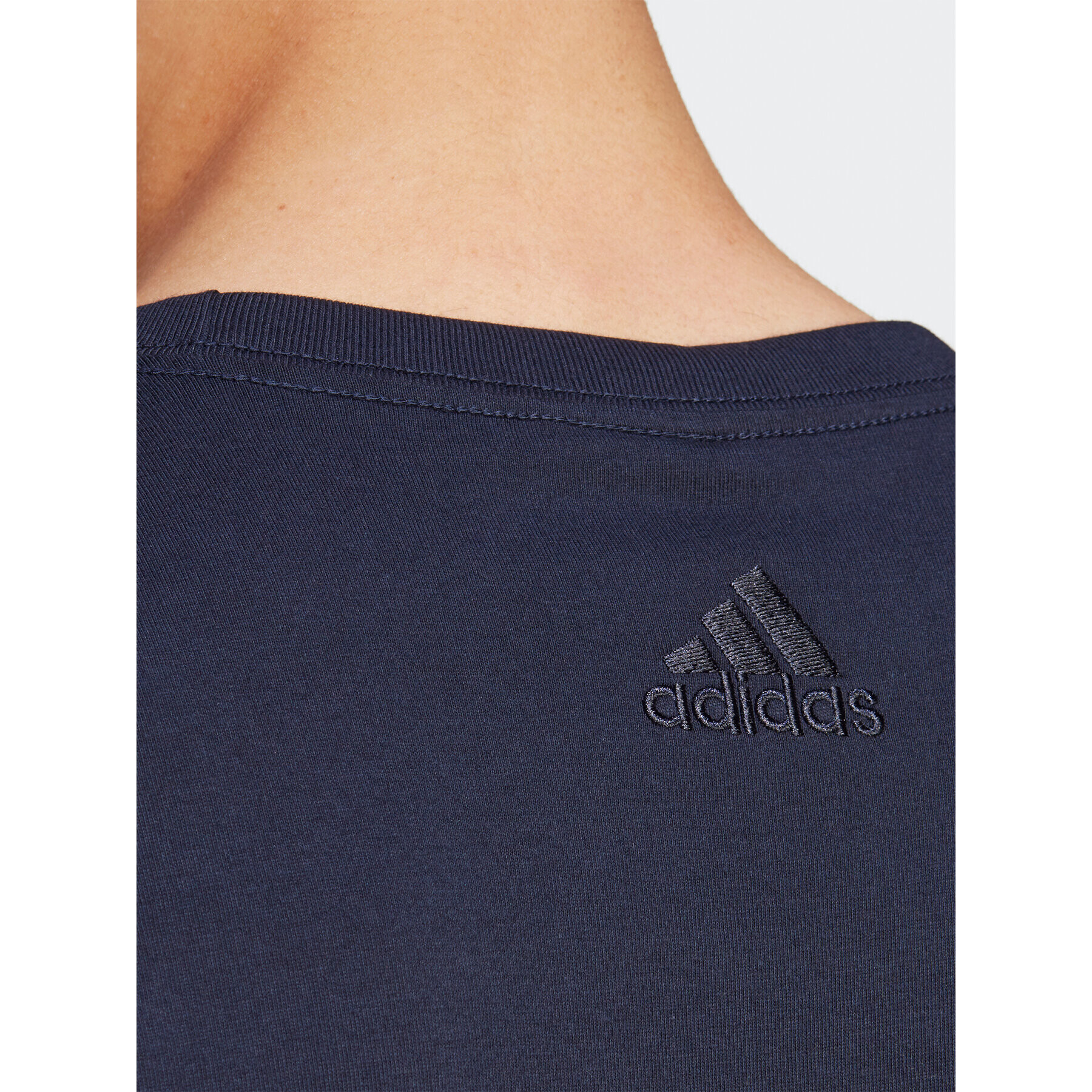 adidas T-Shirt Essentials Single Jersey Linear Embroidered Logo T-Shirt IC9275 Modrá Regular Fit - Pepit.cz