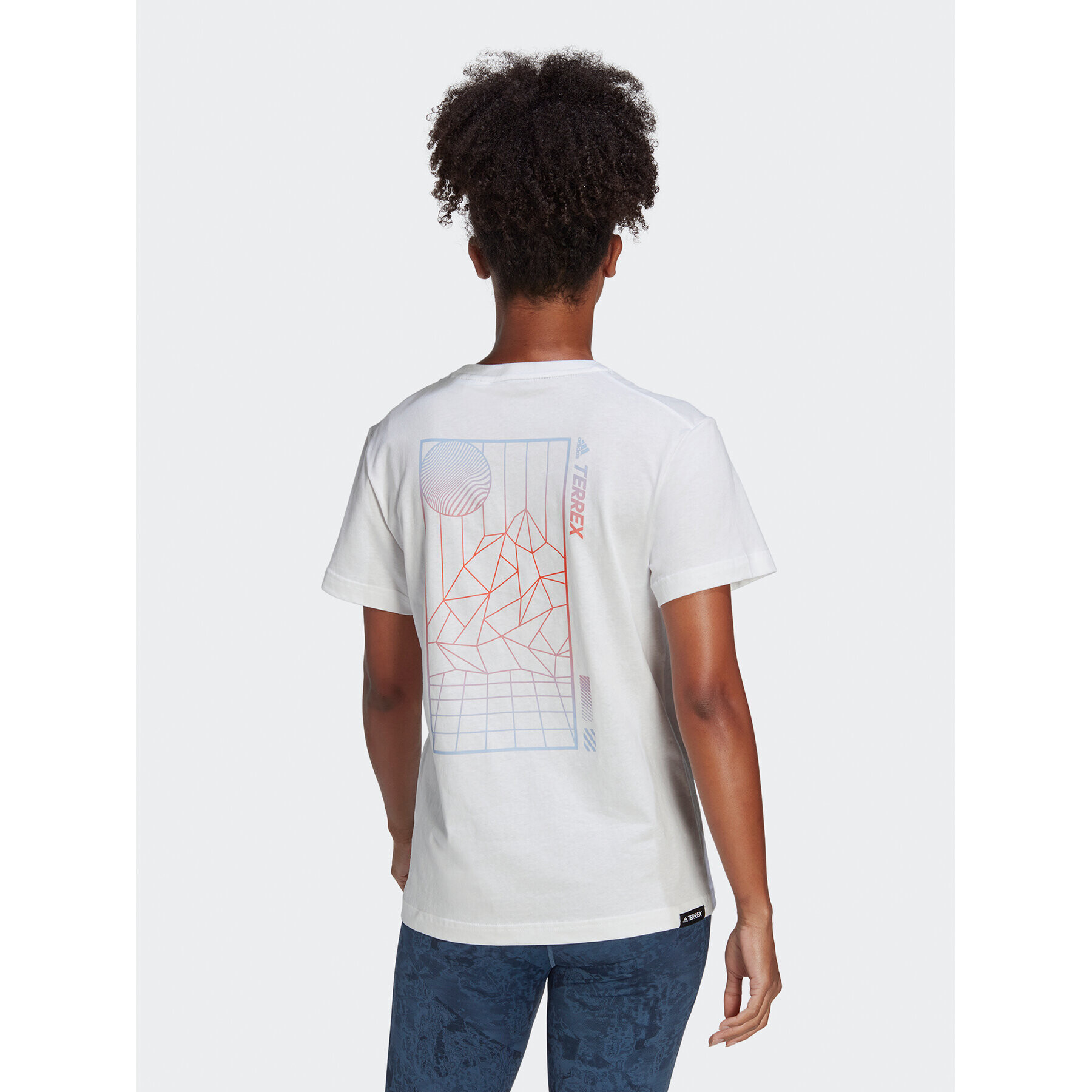 adidas T-Shirt Terrex Mountain Fun Graphic T-Shirt HT7199 Bílá Regular Fit - Pepit.cz