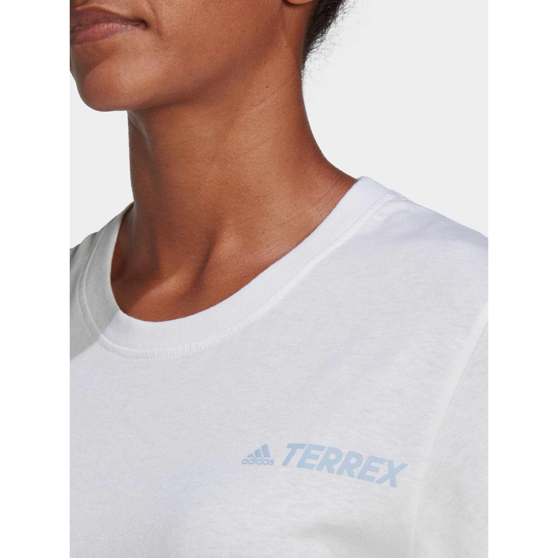 adidas T-Shirt Terrex Mountain Fun Graphic T-Shirt HT7199 Bílá Regular Fit - Pepit.cz