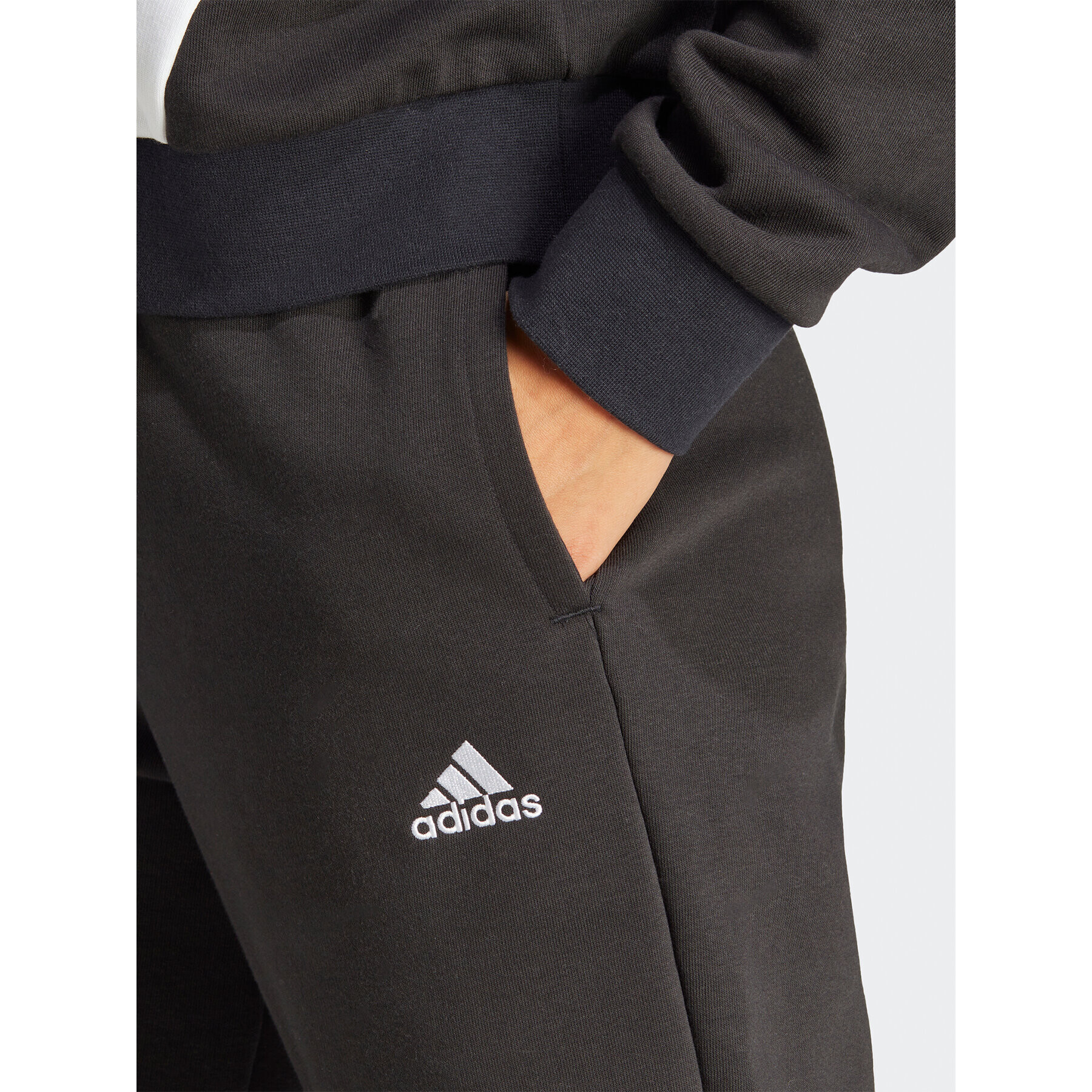 adidas Tepláková souprava Laziday IA3152 Černá Regular Fit - Pepit.cz