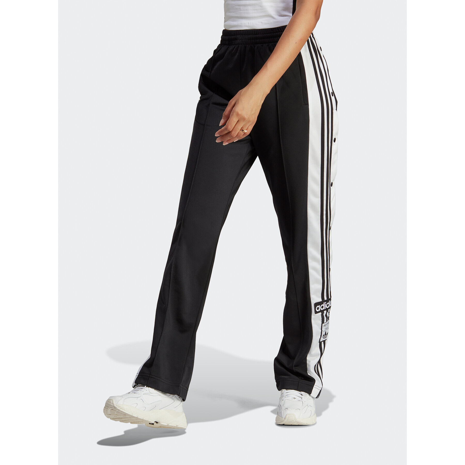 adidas Teplákové kalhoty Adicolor Classics Adibreak Joggers IB5924 Černá Relaxed Fit - Pepit.cz