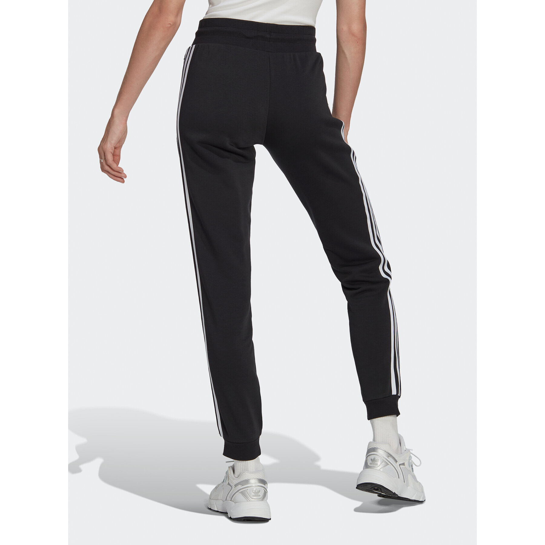 adidas Teplákové kalhoty Adicolor Classics Slim Cuffed Joggers IB7455 Černá Slim Fit - Pepit.cz