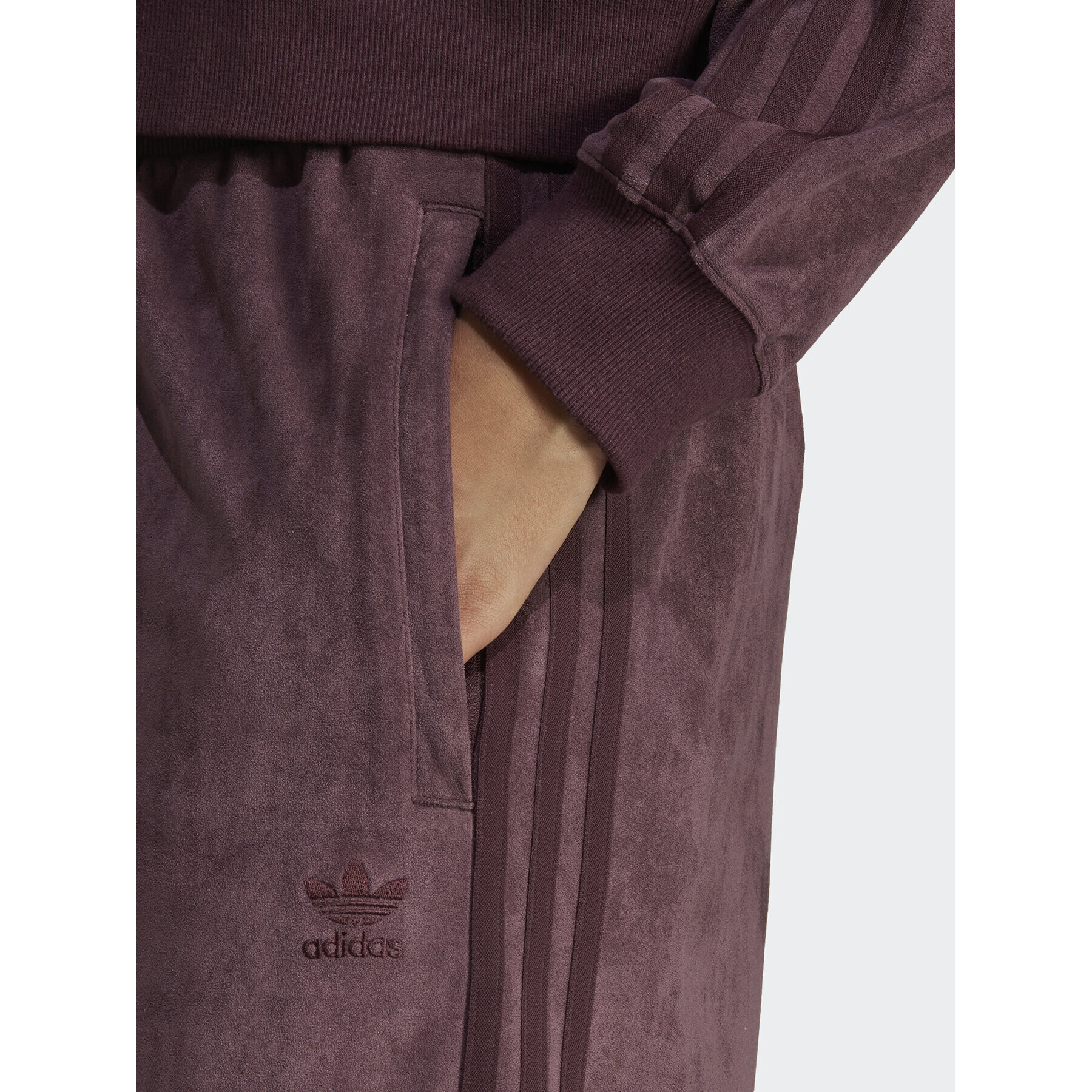 adidas Teplákové kalhoty Adicolor Classics Suede Cuffed Tracksuit Bottoms HM1693 Červená Loose Fit - Pepit.cz