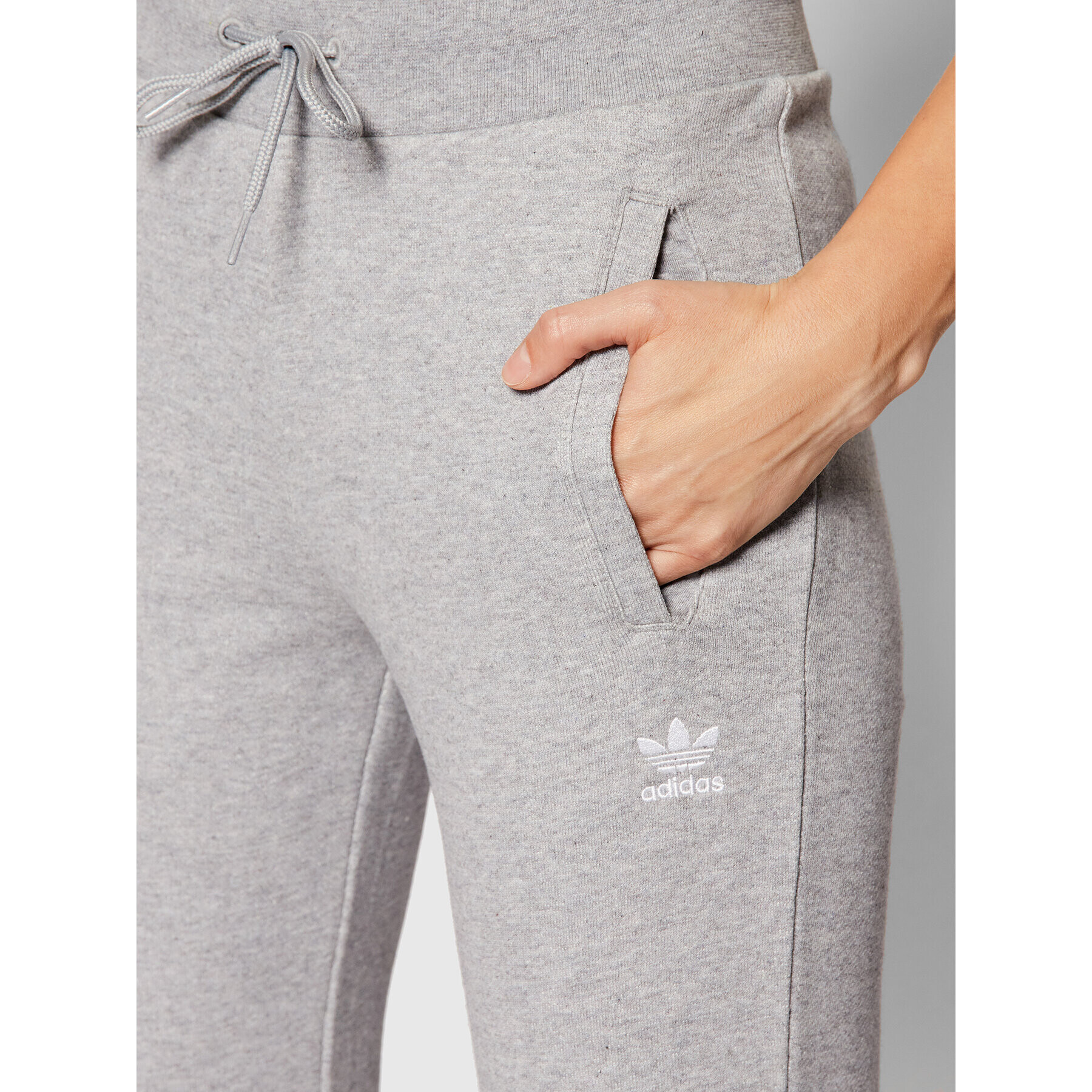 adidas Teplákové kalhoty adicolor Essentials HF7501 Šedá Slim Fit - Pepit.cz