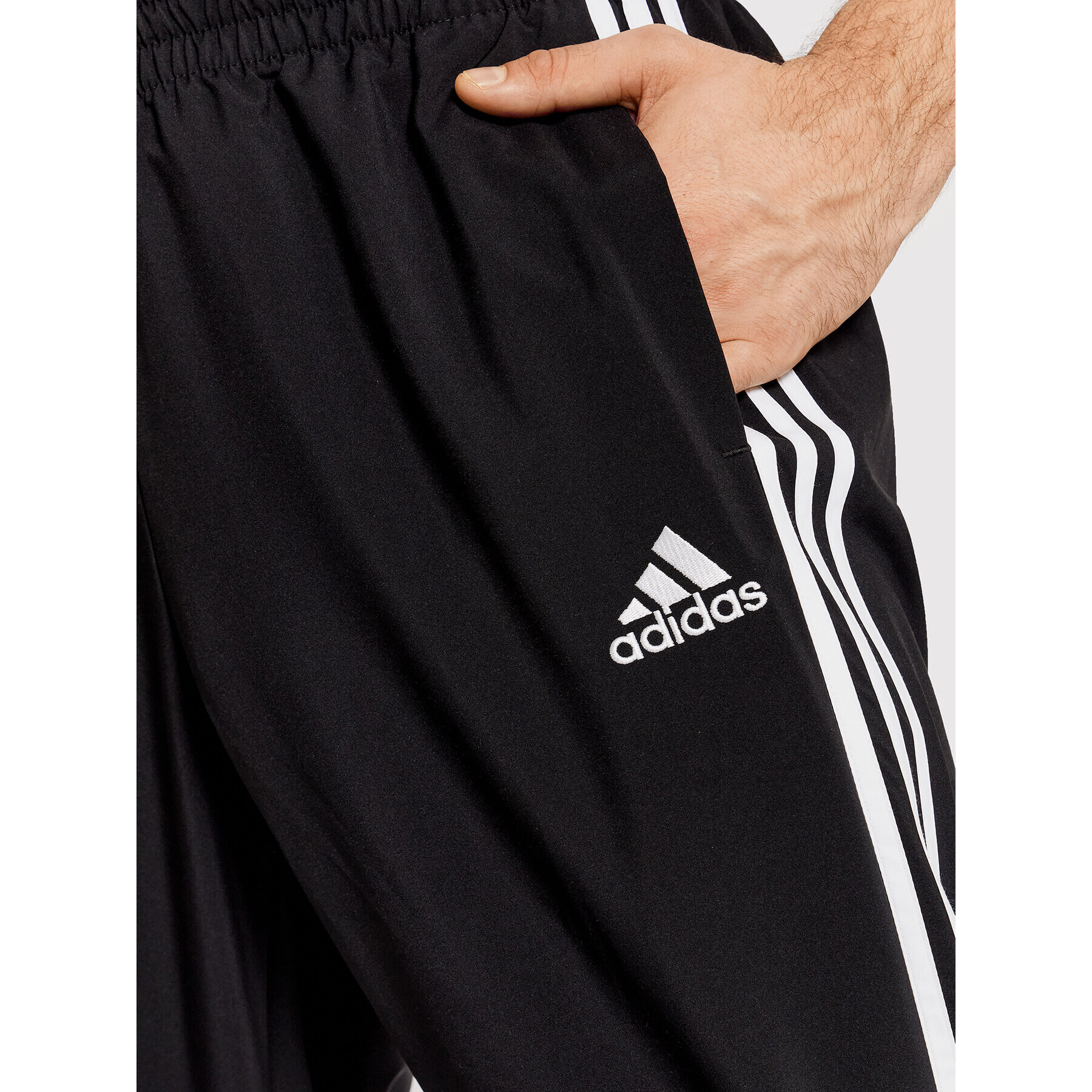 adidas Teplákové kalhoty Aeroready Essentials 3-Stripes GK8980 Černá Regular Fit - Pepit.cz