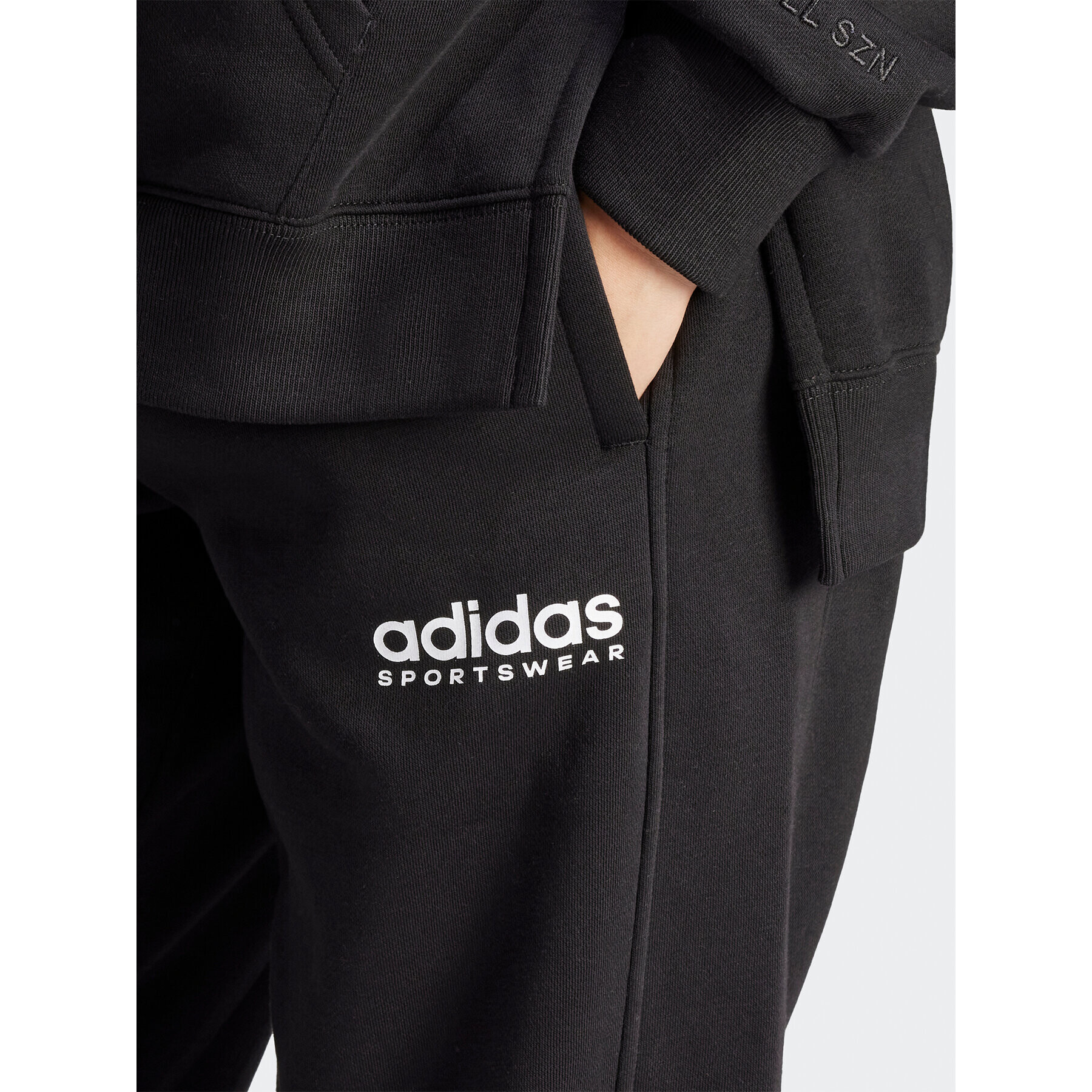 adidas Teplákové kalhoty All SZN Fleece Graphic HZ5802 Černá Loose Fit - Pepit.cz