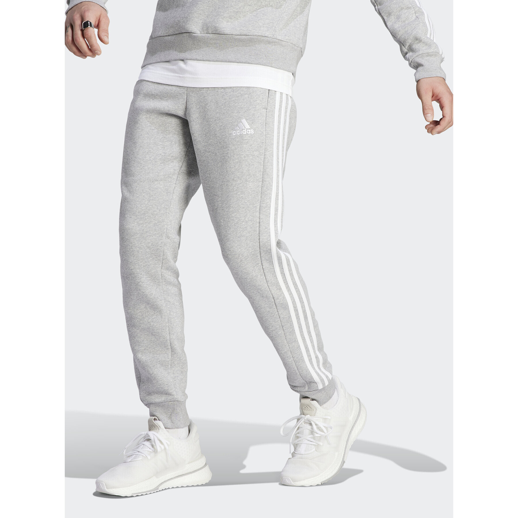 adidas Teplákové kalhoty Essentials Fleece 3-Stripes Cuff IJ6494 Šedá Regular Fit - Pepit.cz